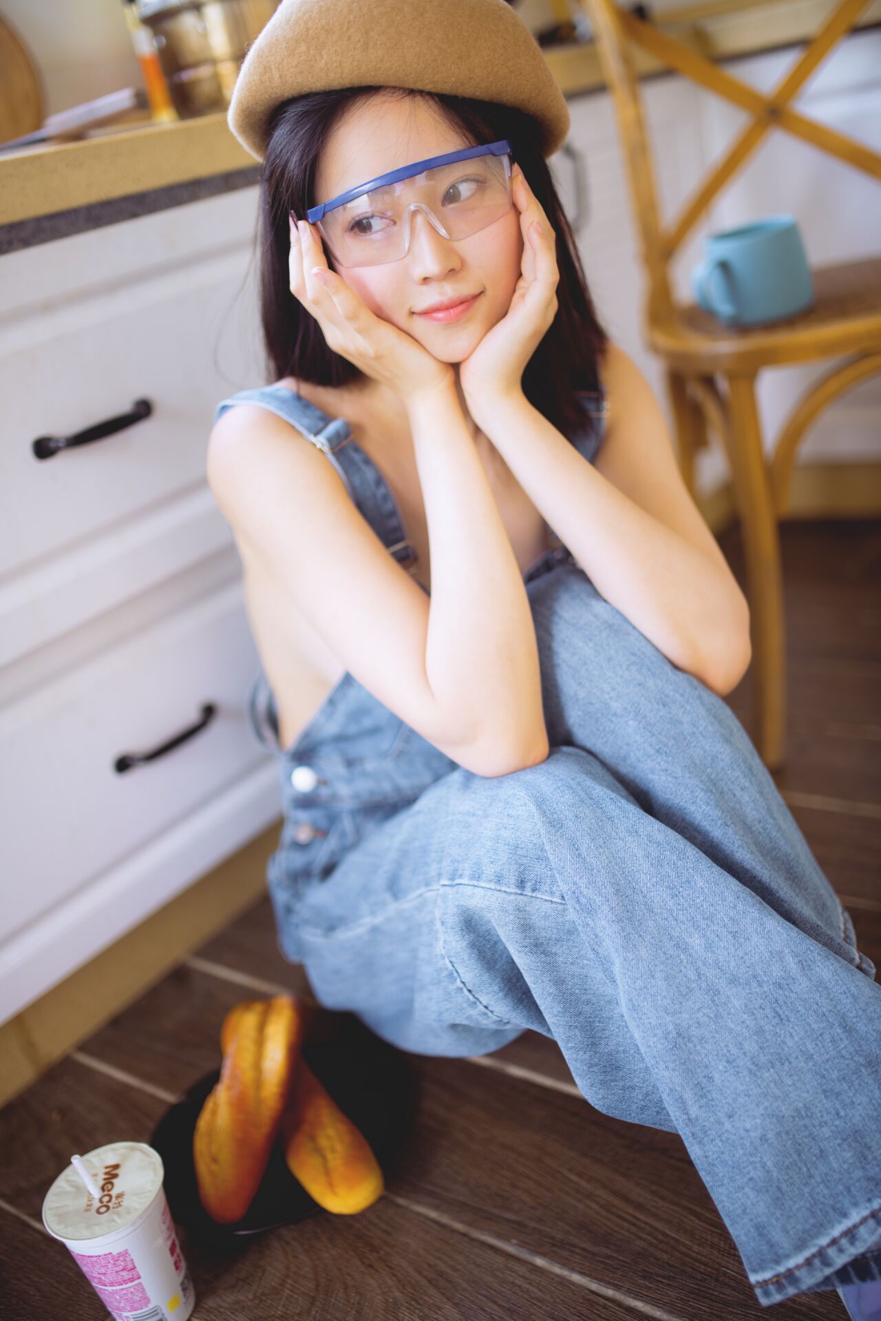 Niên Niên 《Quần yếm》