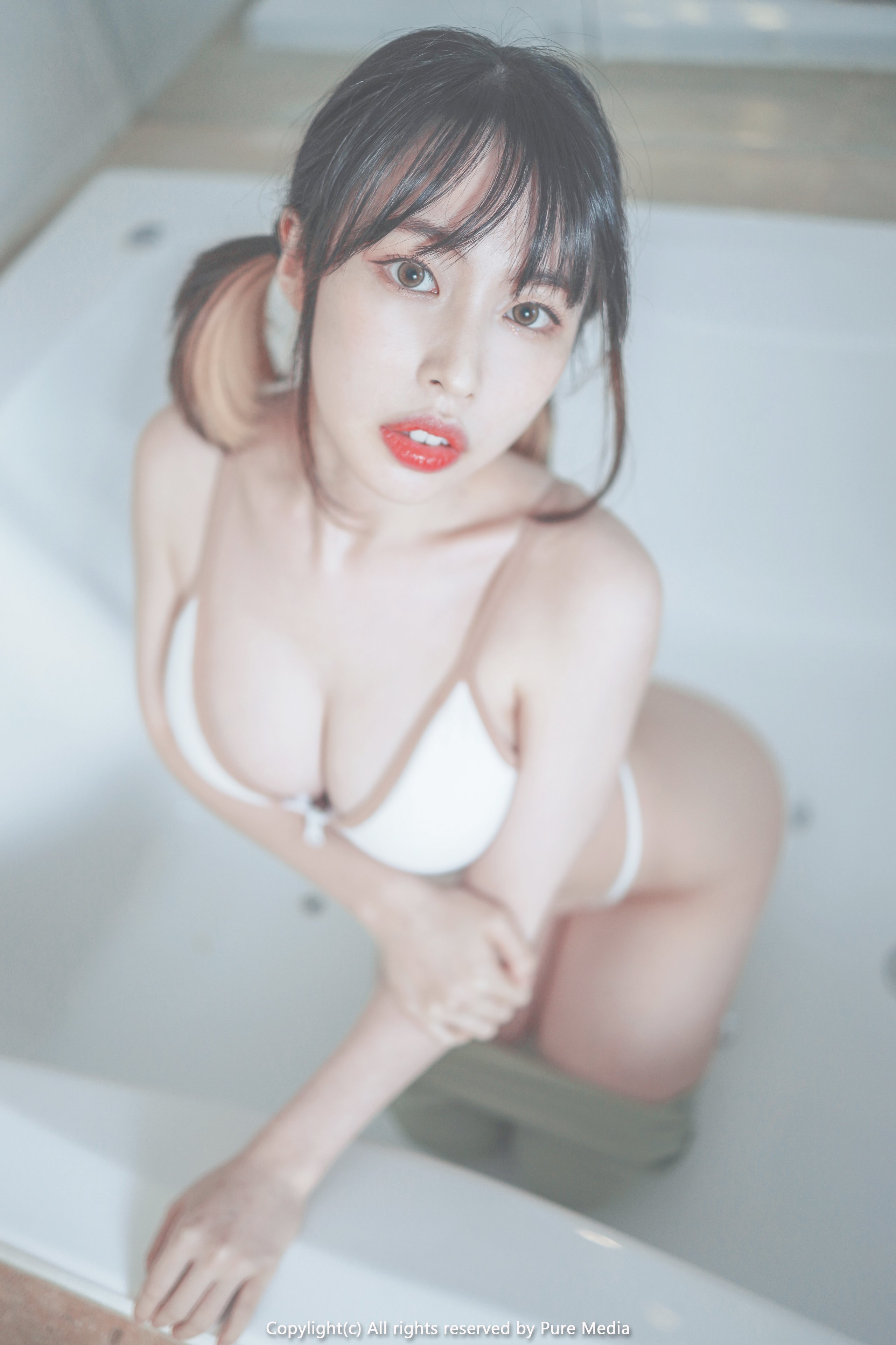 Pure Media Volume 103 Uhye (Lee Yoo-hye)