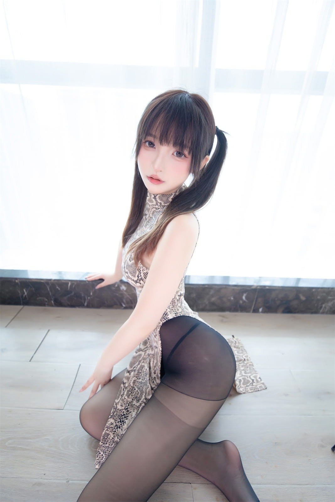 神楽坂真冬 - 蟒纹旗袍