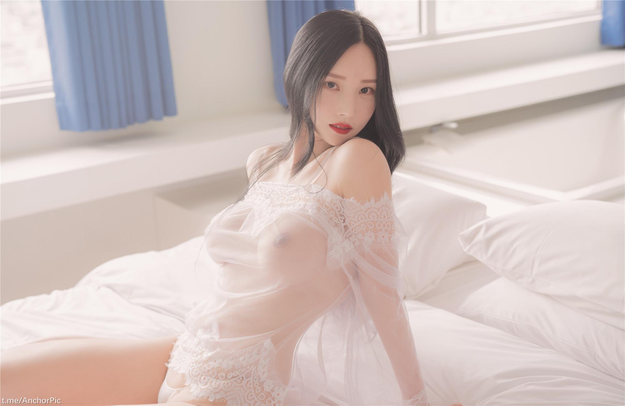 Pure Media] Volume 111 Riha (Riha) 91 Pages