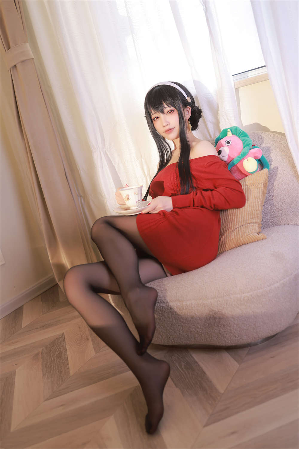 Shuimiao Aqua Yue'er's red sweater