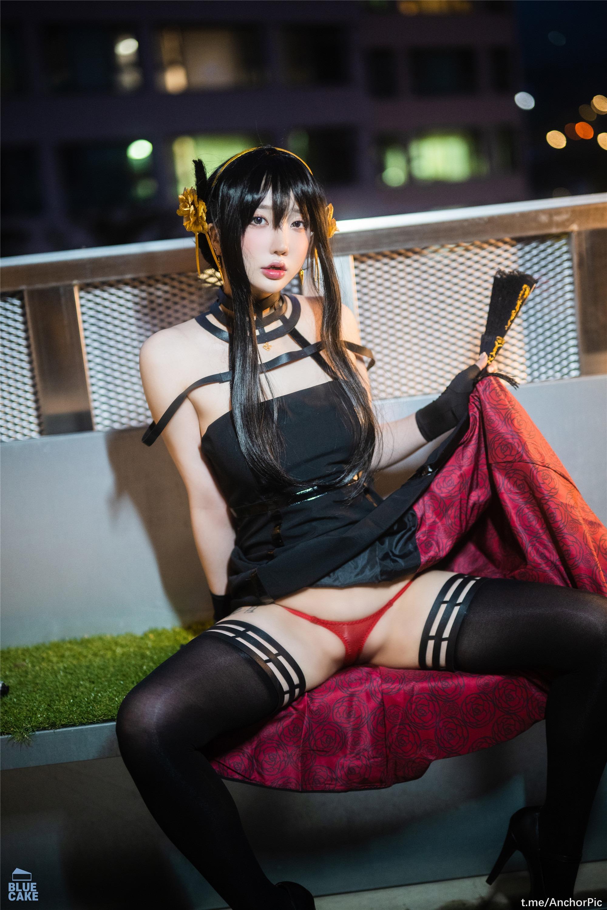 [BLUECAKE] Son Ye-Eun (손예은) - Black Rose RED+ 131P