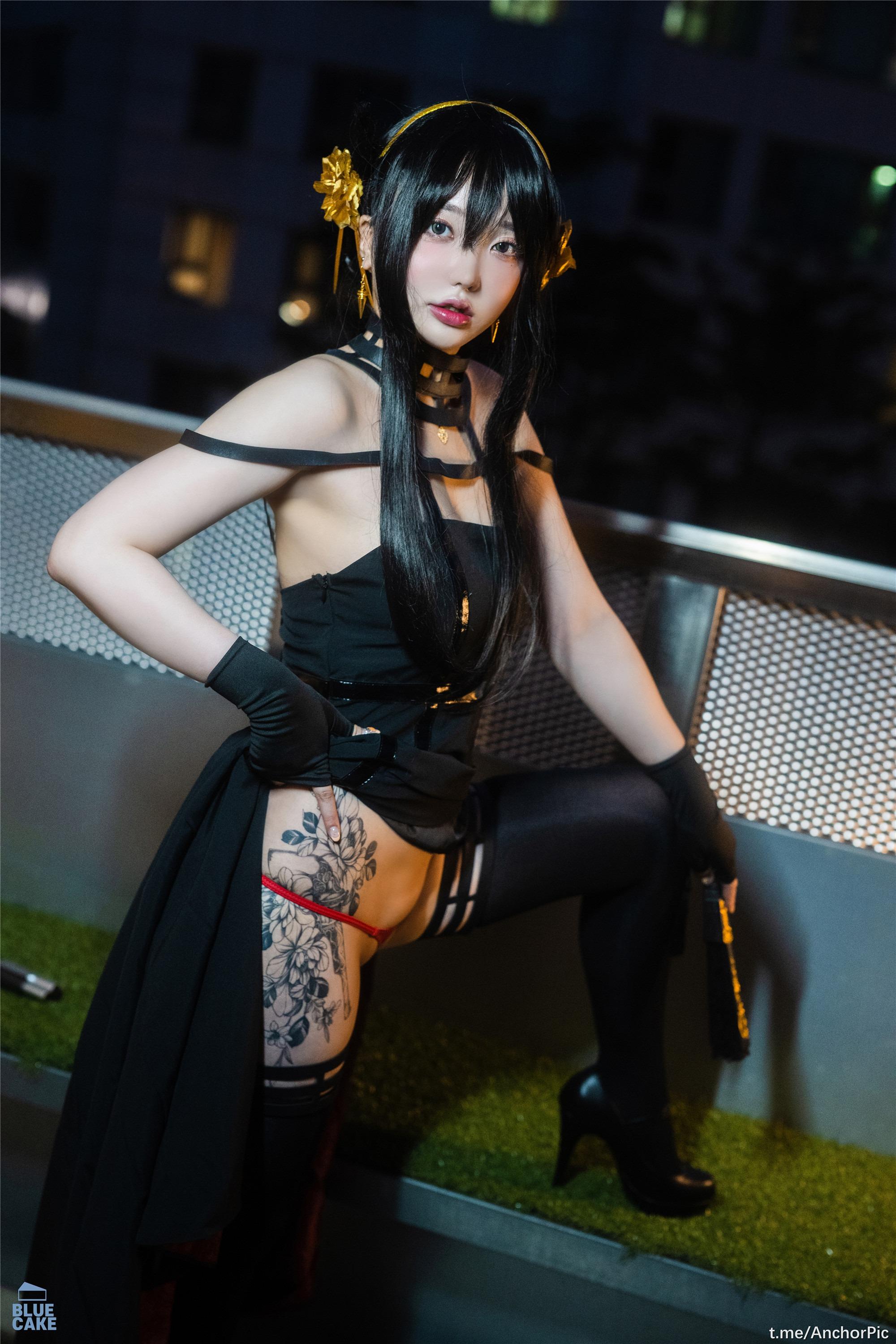 [BLUECAKE] Son Ye-Eun (손예은) - Black Rose RED+ 131P