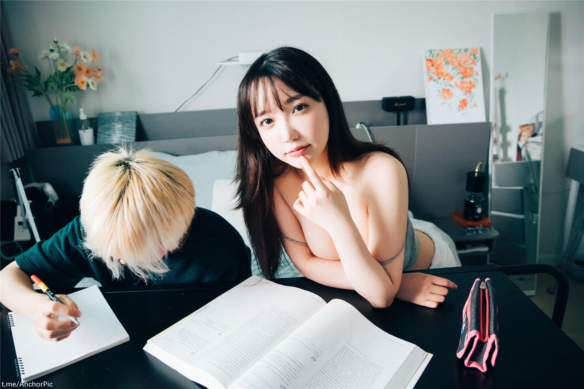 [Loozy] Son Ye-Eun (손예은) - Private Tutor + S.Ver 144P