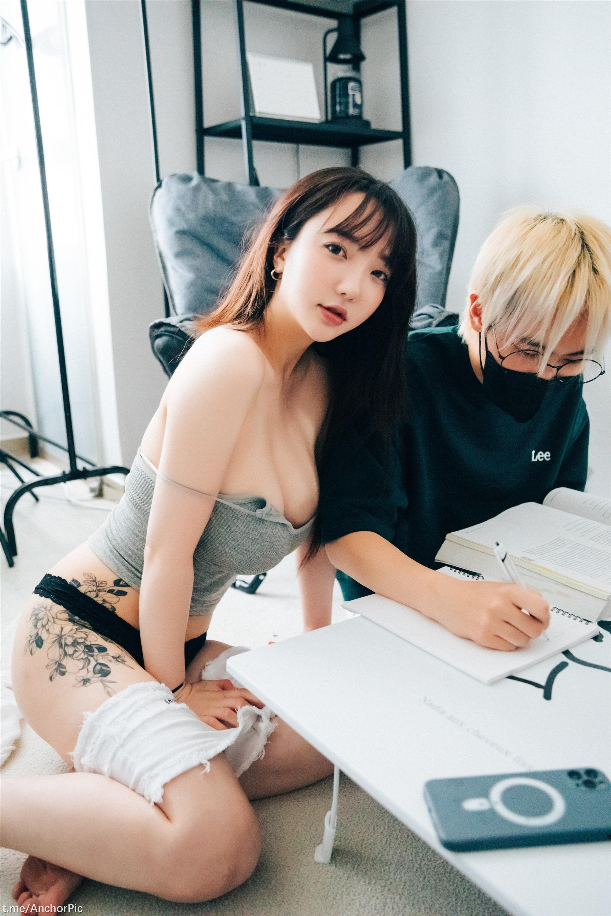 [Loozy] Son Ye-Eun (손예은) - Private Tutor + S.Ver 144P