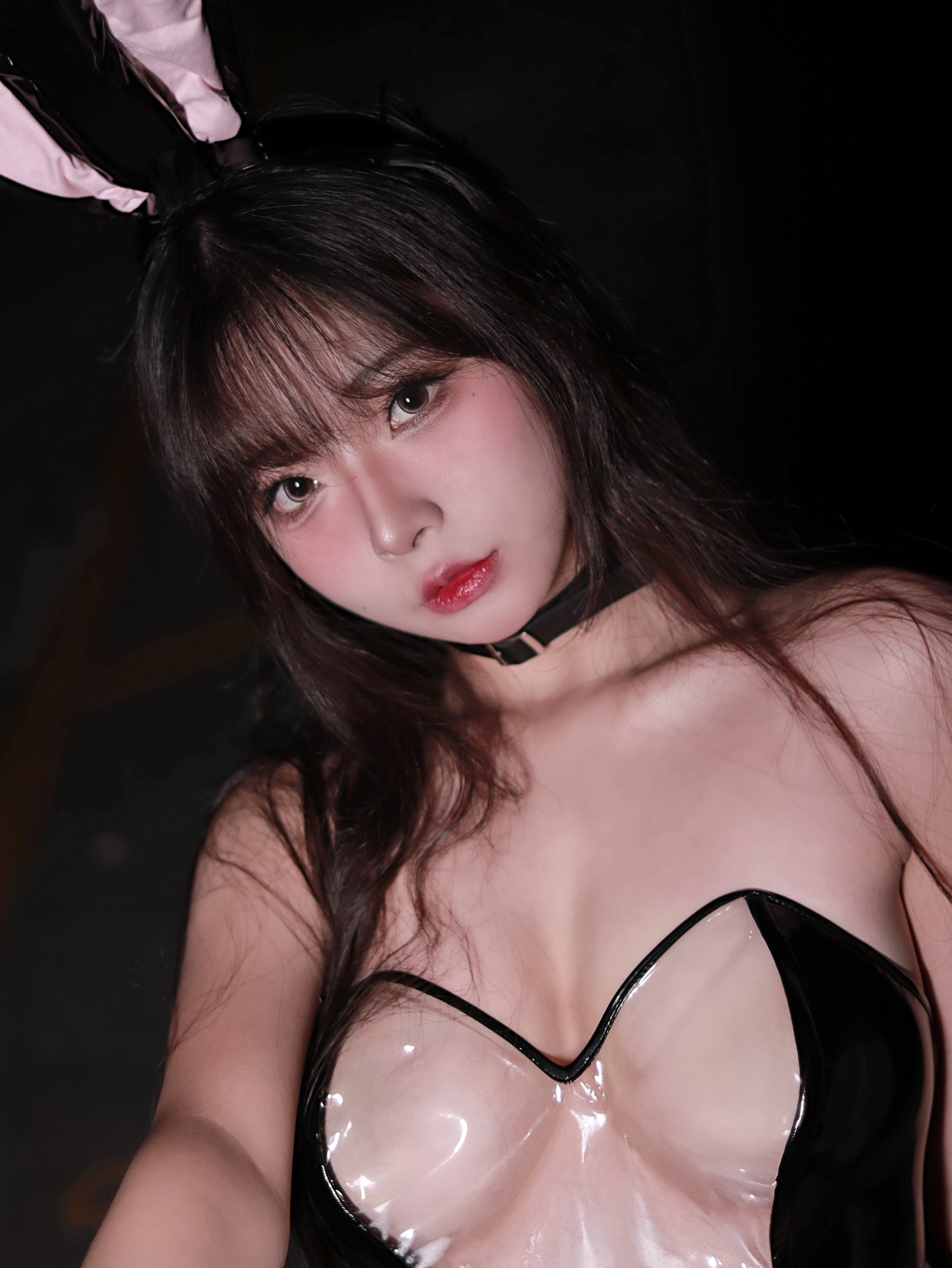 Yuuhui Yuhui No. 006: Transparent Bunny Girl in the Rain