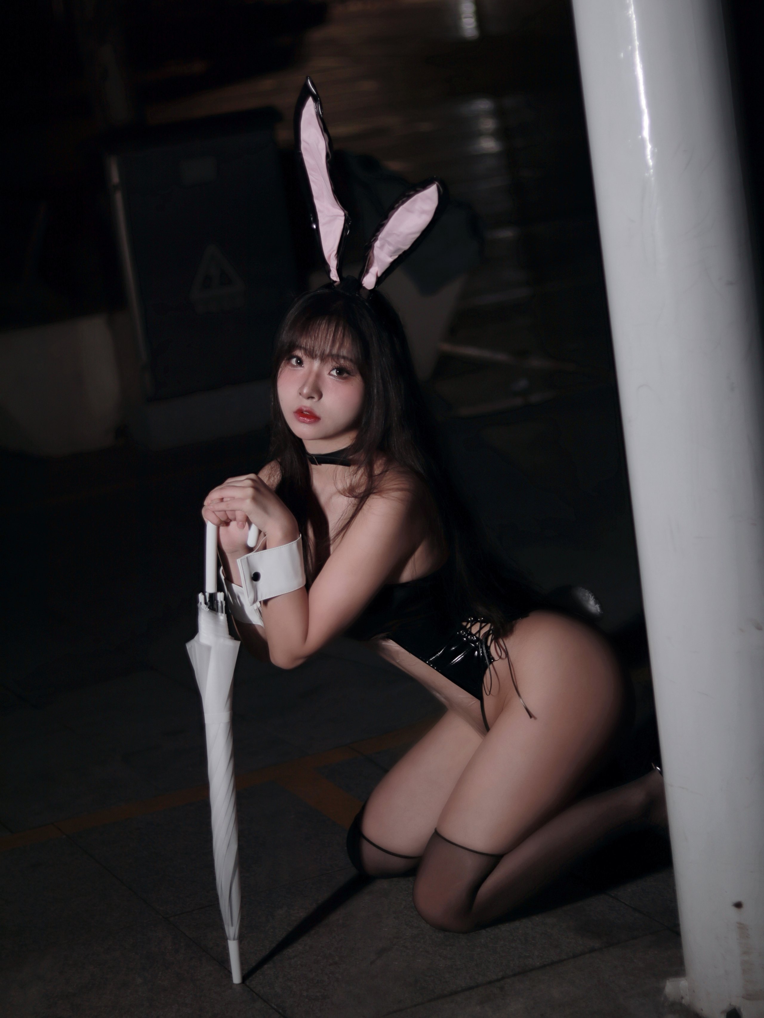 Yuuhui Yuhui No. 006: Transparent Bunny Girl in the Rain