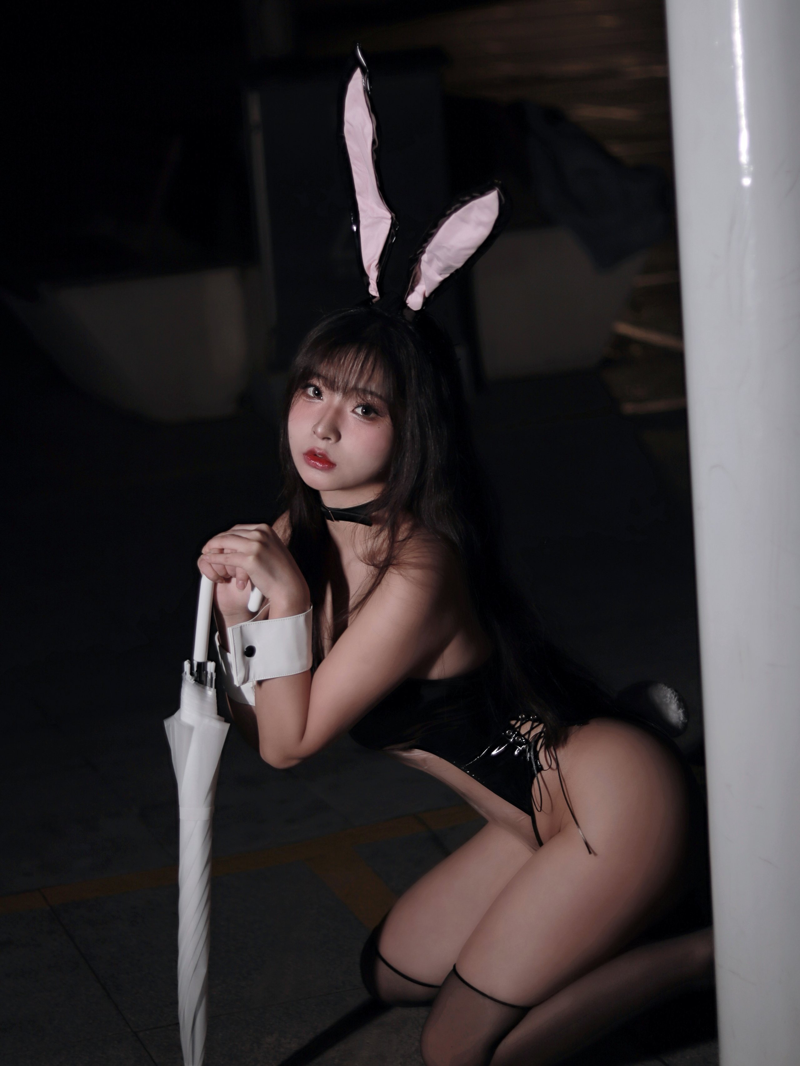 Yuuhui Yuhui No. 006: Transparent Bunny Girl in the Rain