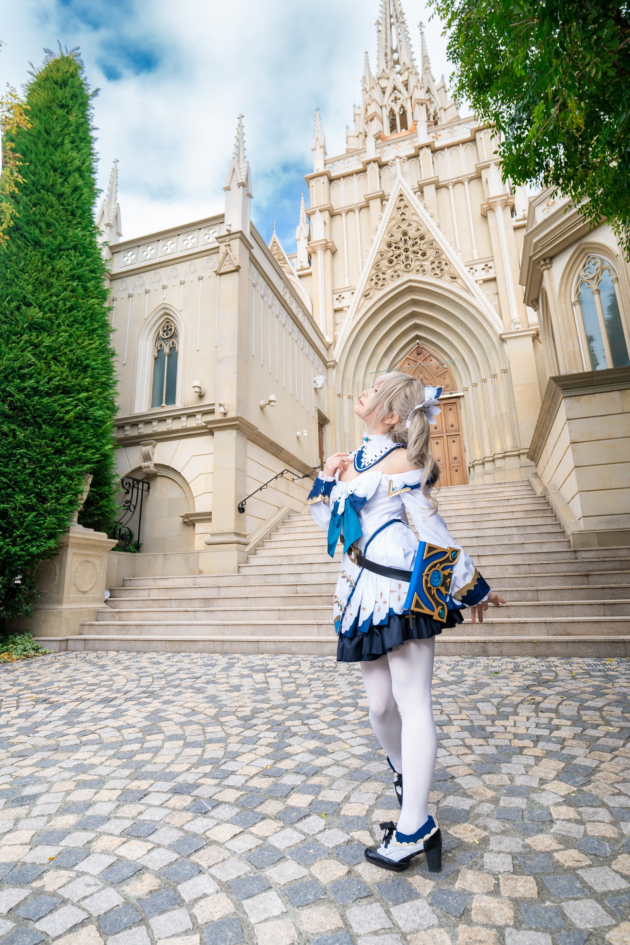 Being healed by Kurumi Barbara-san and becoming energetic.