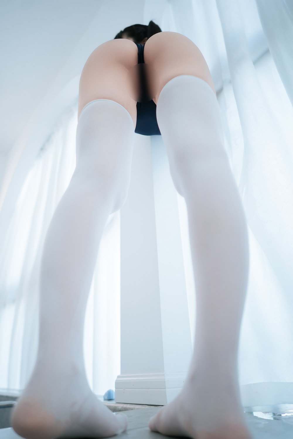 Sakurai Ningning - Tất trắng đồ bơi trường học