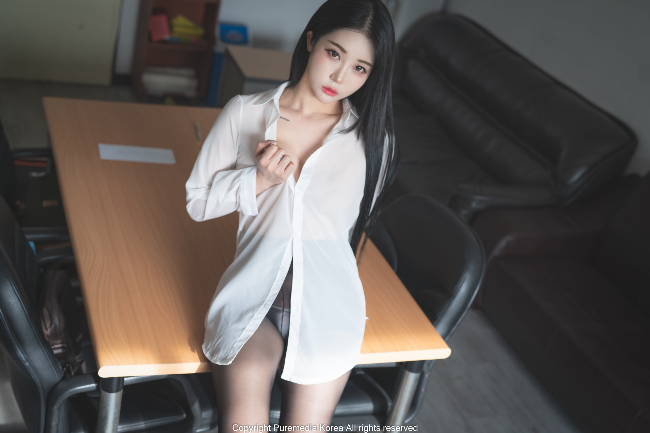 PURE Vol. 182 - Bomi - Bomistry's office