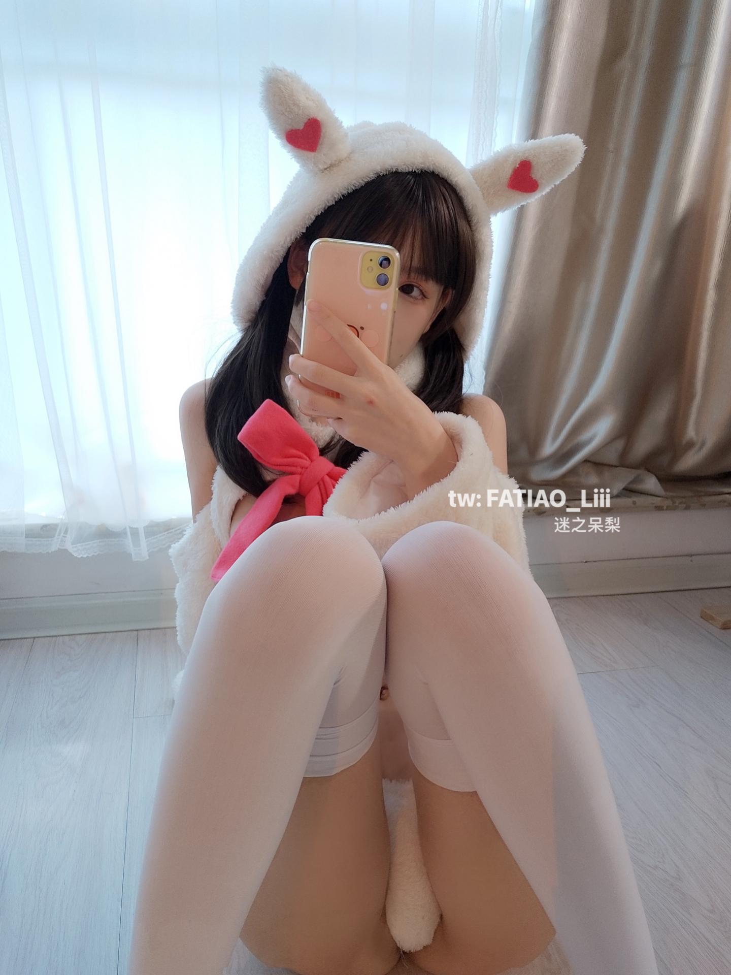 ฟาเทราเซี่ยวนู (มิ้ช ได่ เหลย) NO.24 แต่งตัวเป็นกระต่ายสอง