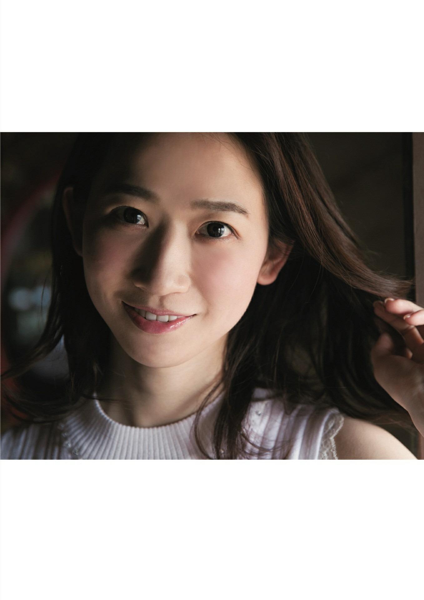 水戸かな1st写真集『逢瀬』82P
