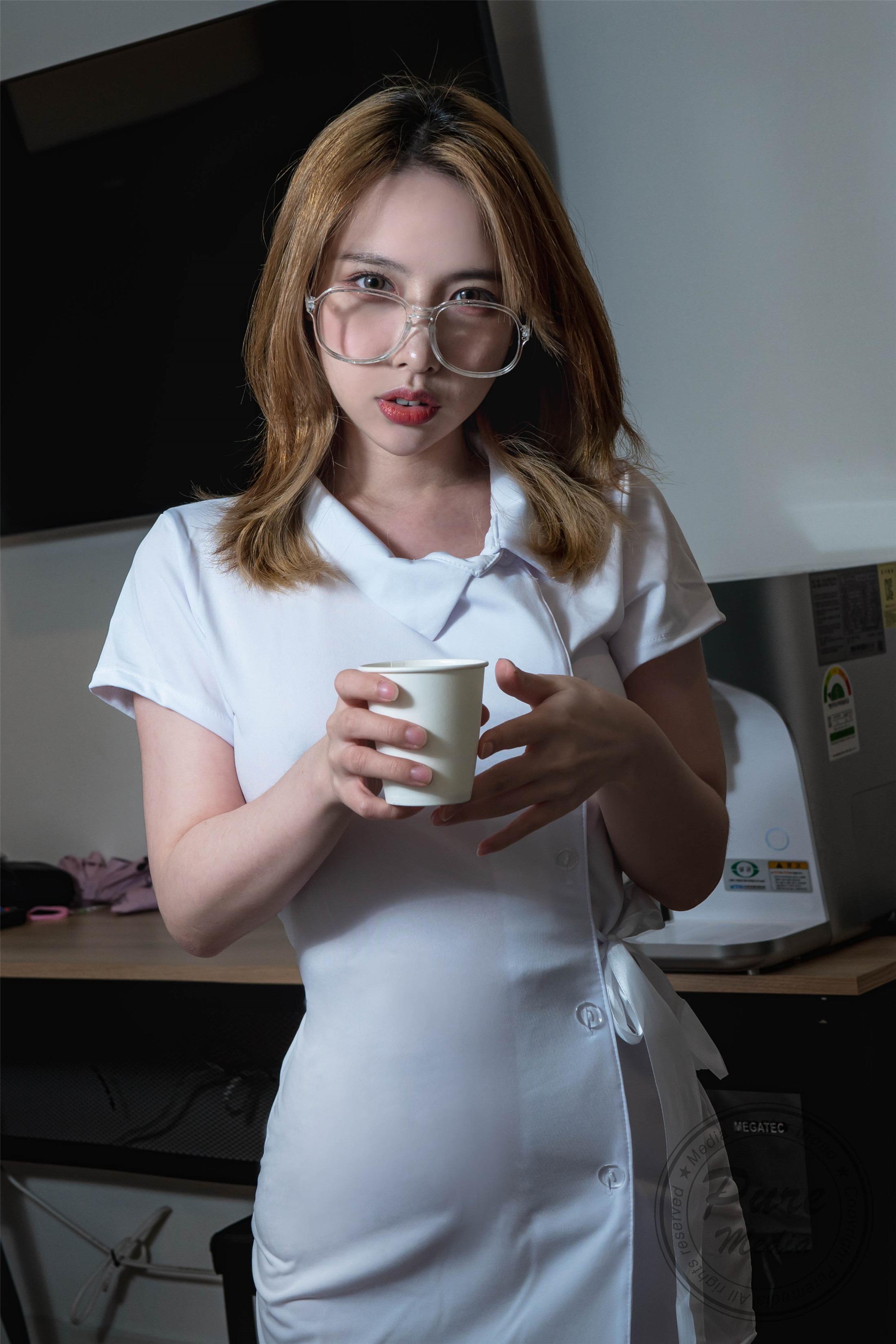 [Pure Media] Vol.206 Uhye (recently recognized)-Fainted Nurse 101p