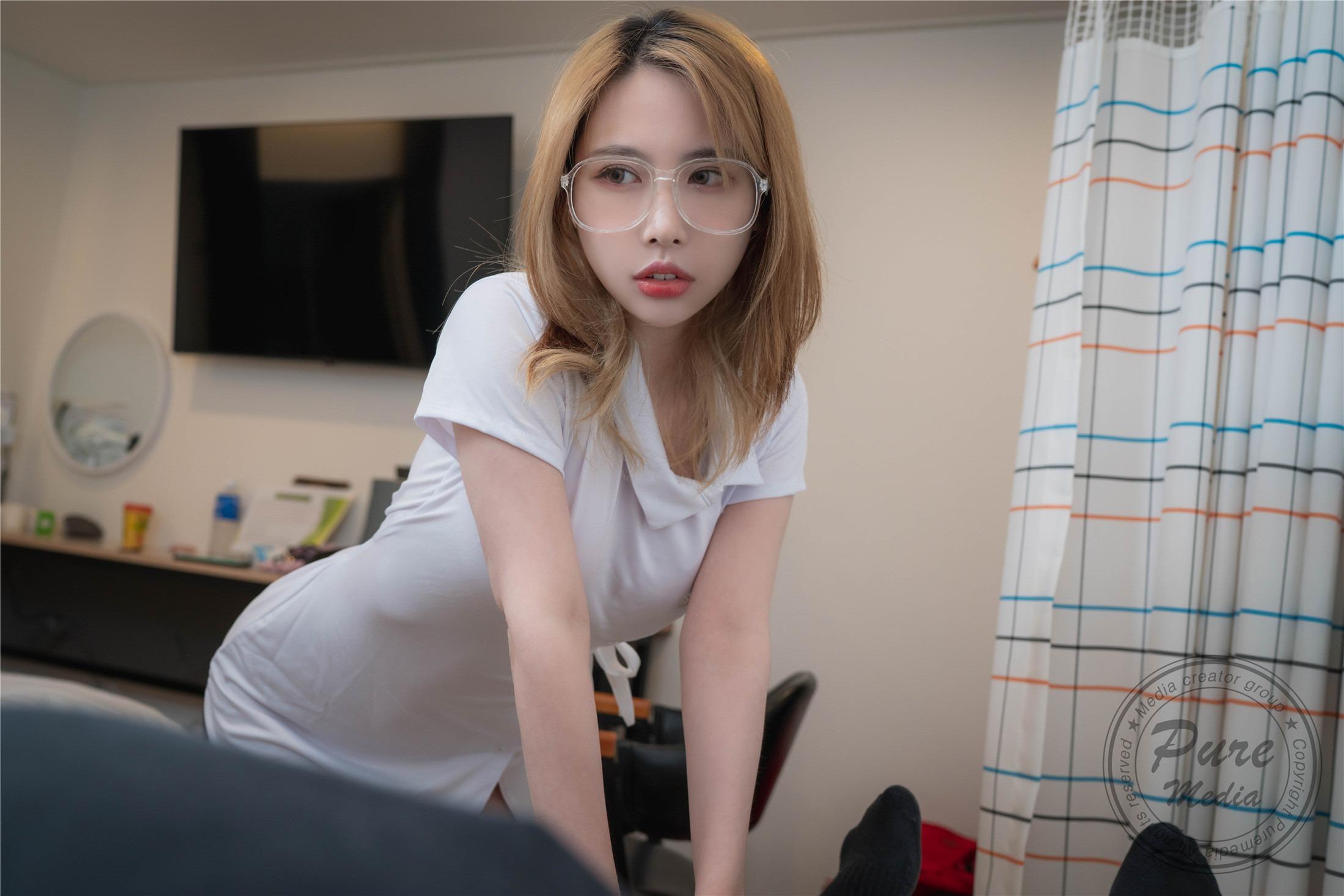 Pure Media] Vol.206 이유혜 – 기절한 간호사 101P