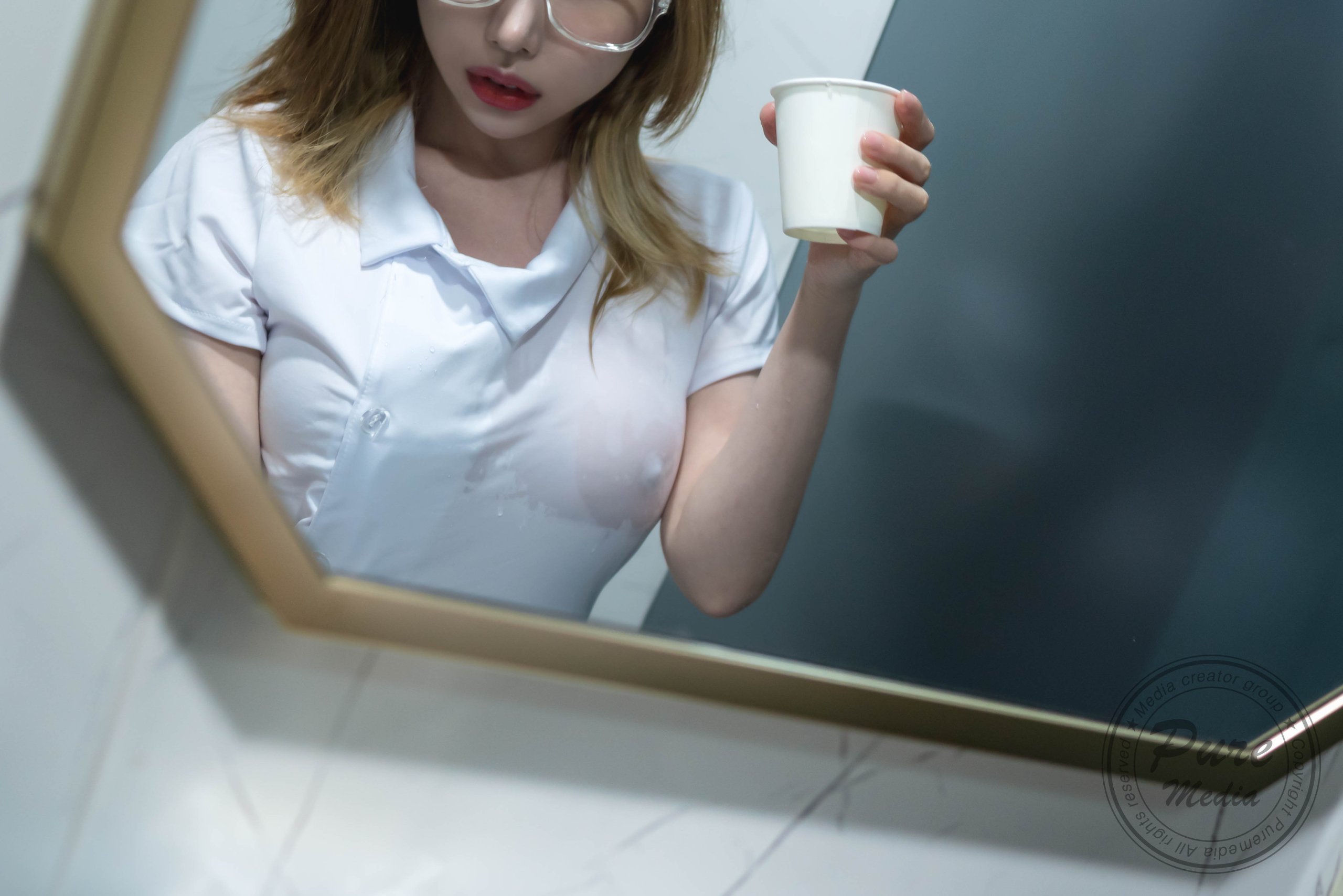 퓨어 미디어 Vol.206 이유혜 기절한 간호사