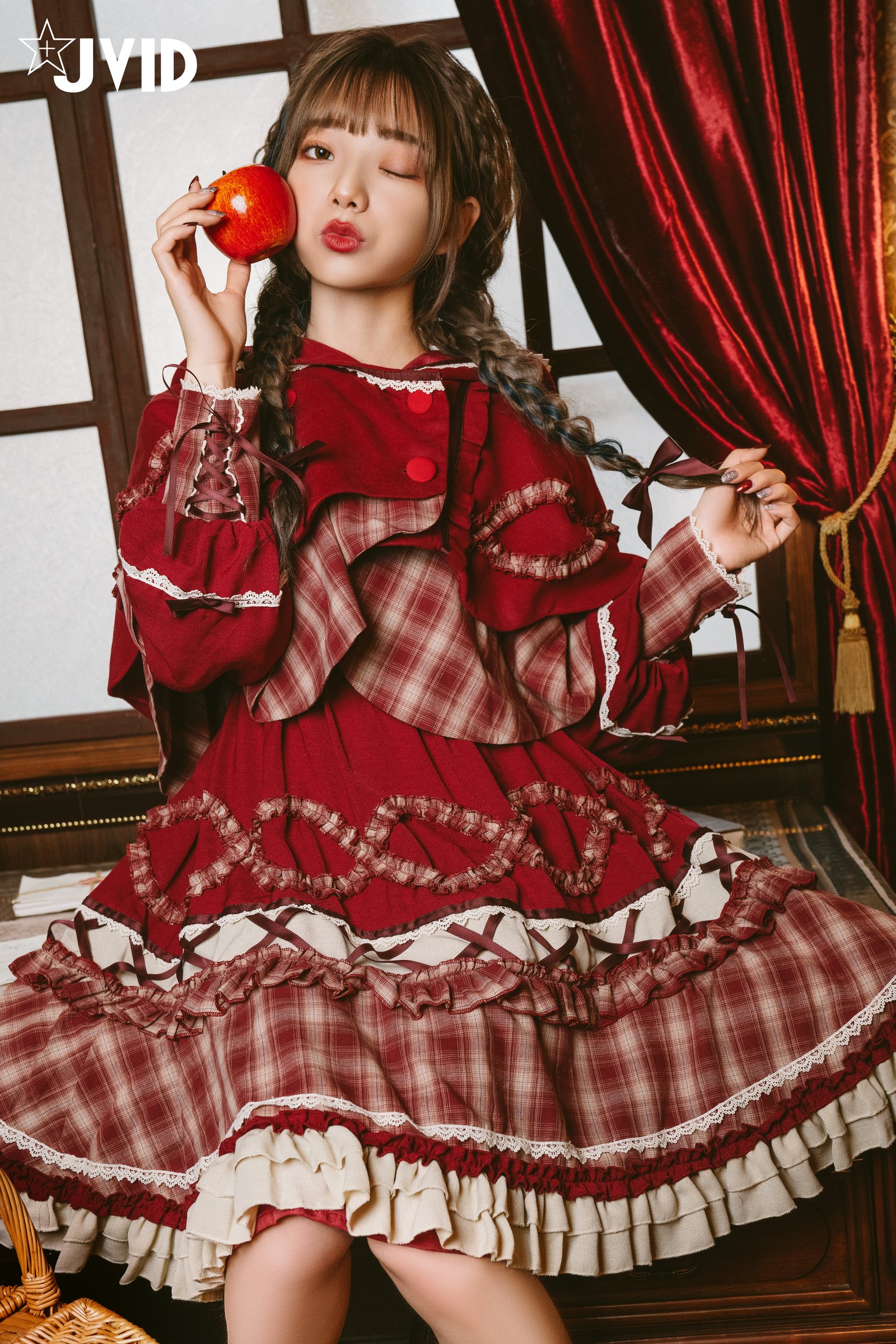 啾啾小公主_Red Riding Hood Seducing the Wolf (P)