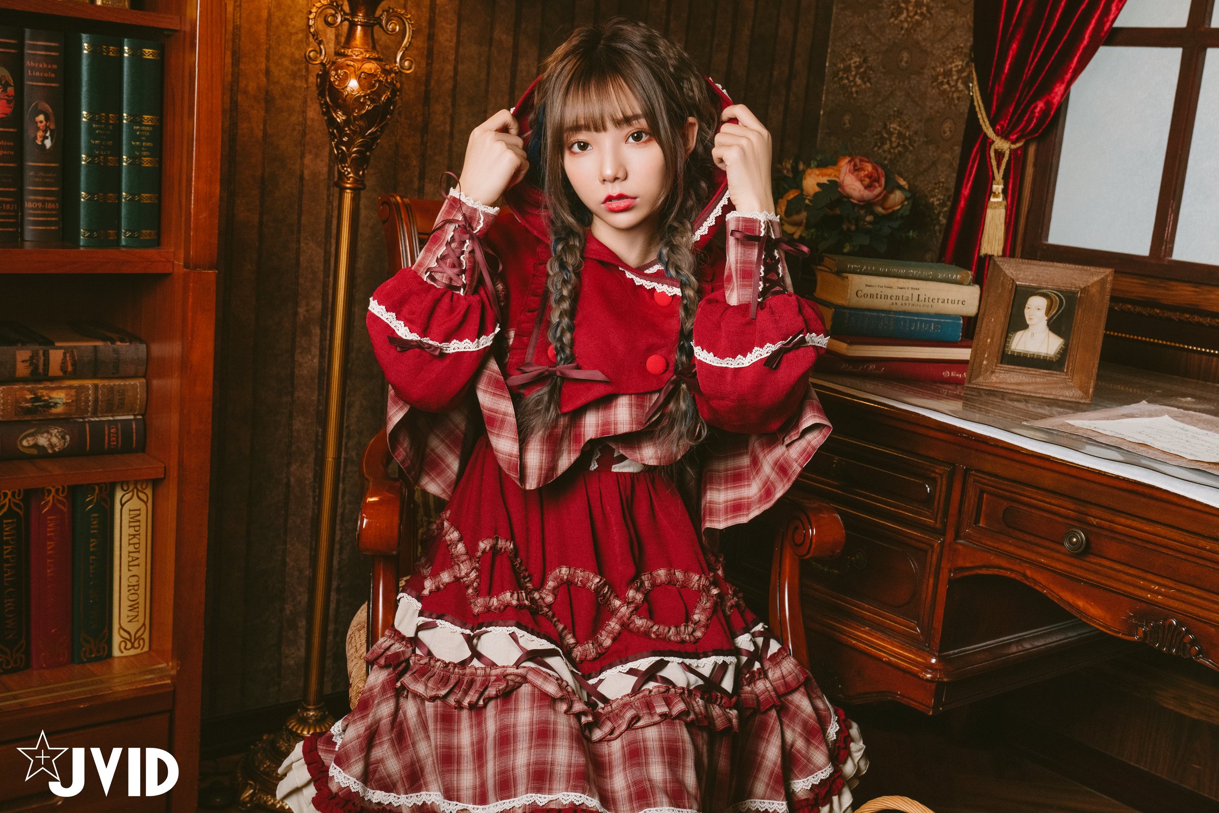 Jiu Jiu Little Princess: Red Riding Hood Seducing the Wolf (P)