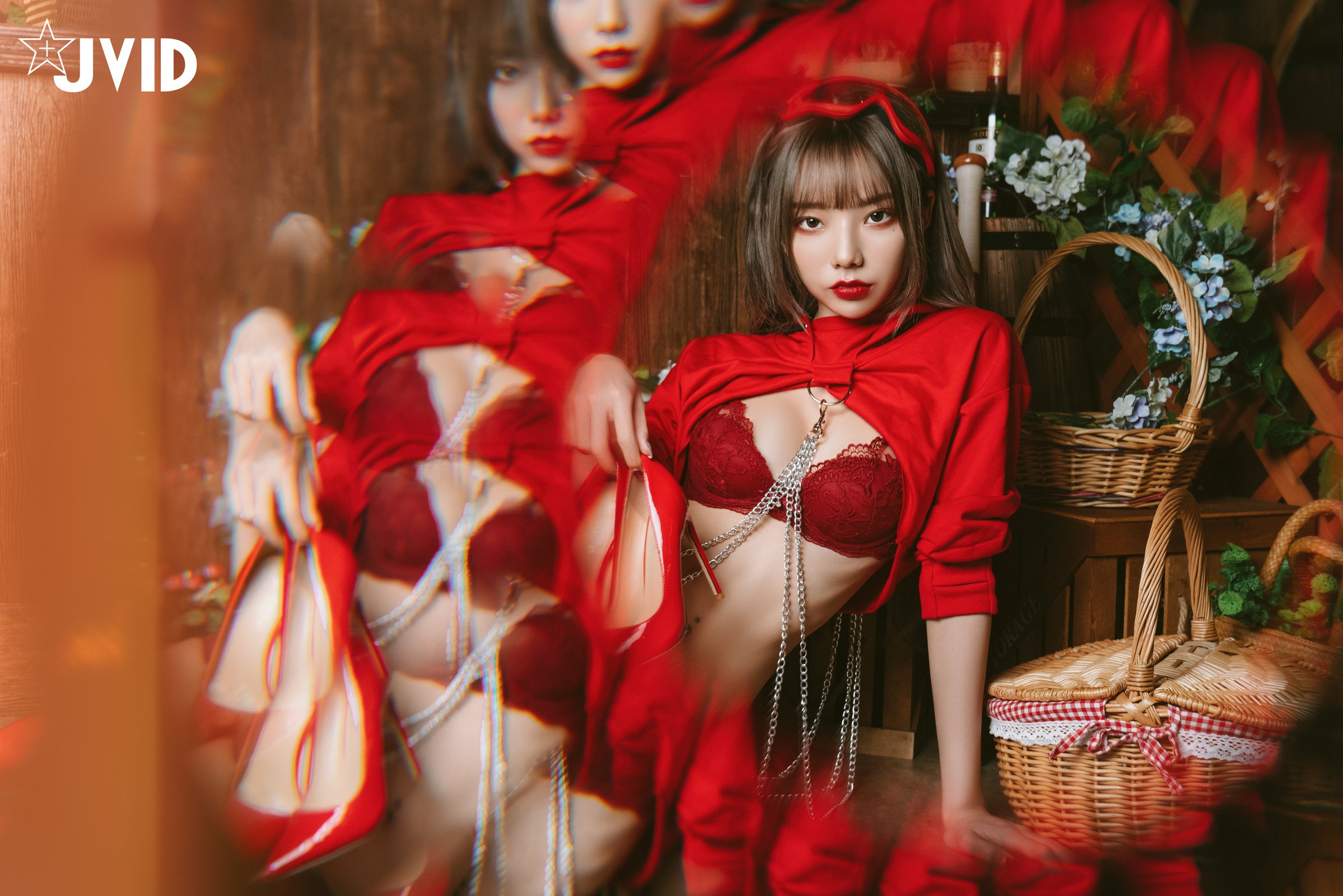 Jiu Jiu Little Princess: Red Riding Hood Seducing the Wolf (P)