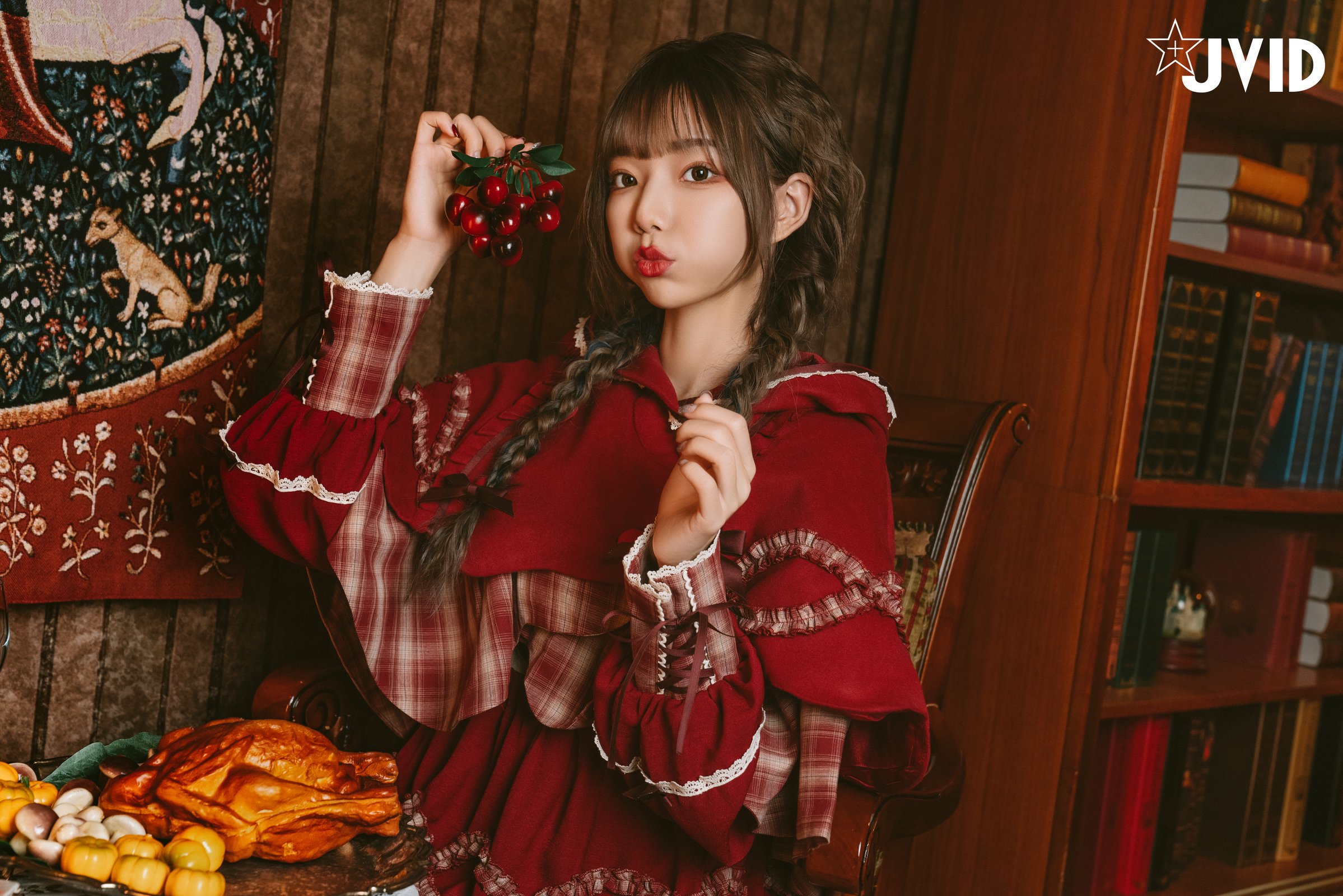 Jiu Jiu Little Princess: Red Riding Hood Seducing the Wolf (P)