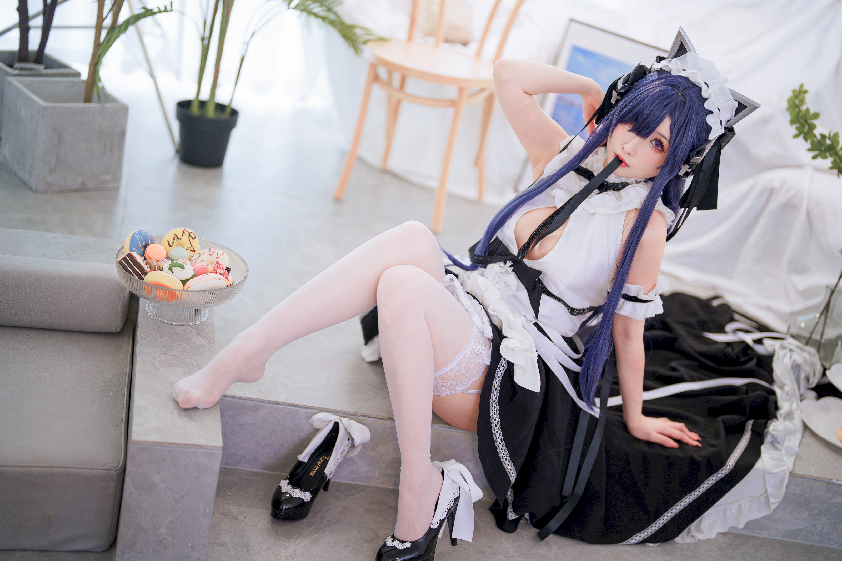 Rioko Liangliangzi - August's Maid