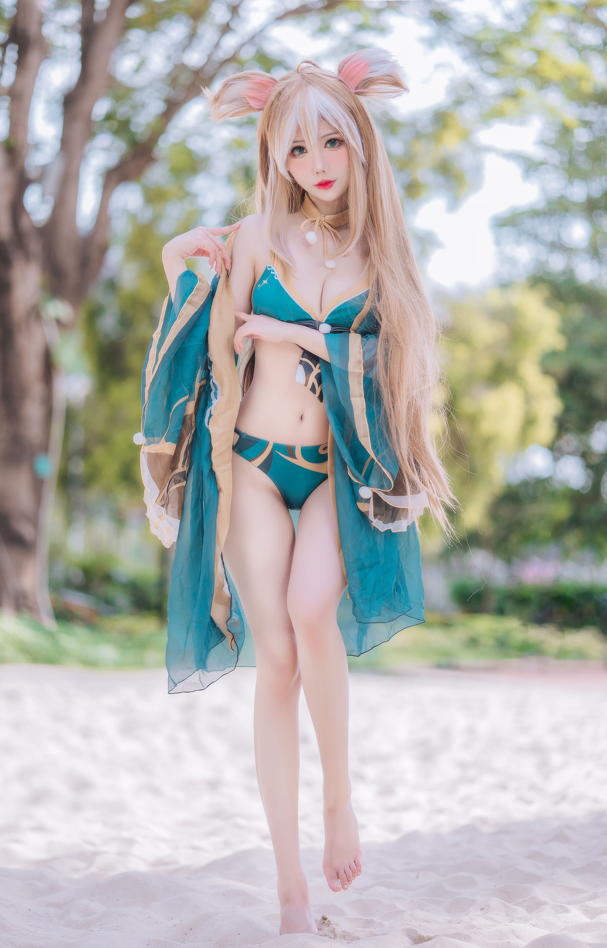 เซียนนีเว่ย ชีนา นางสาว ชุดว่ายน้ำ