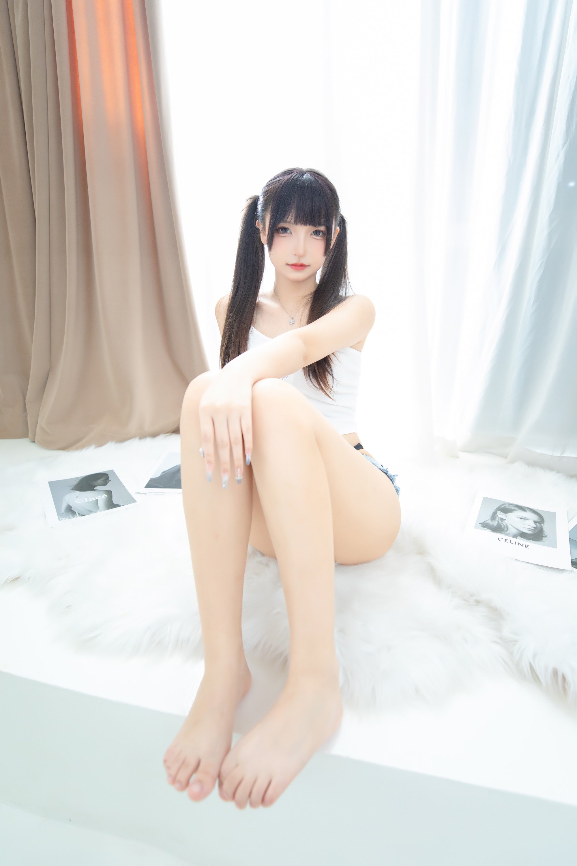 神樂坂真冬 - 牛仔兔兔