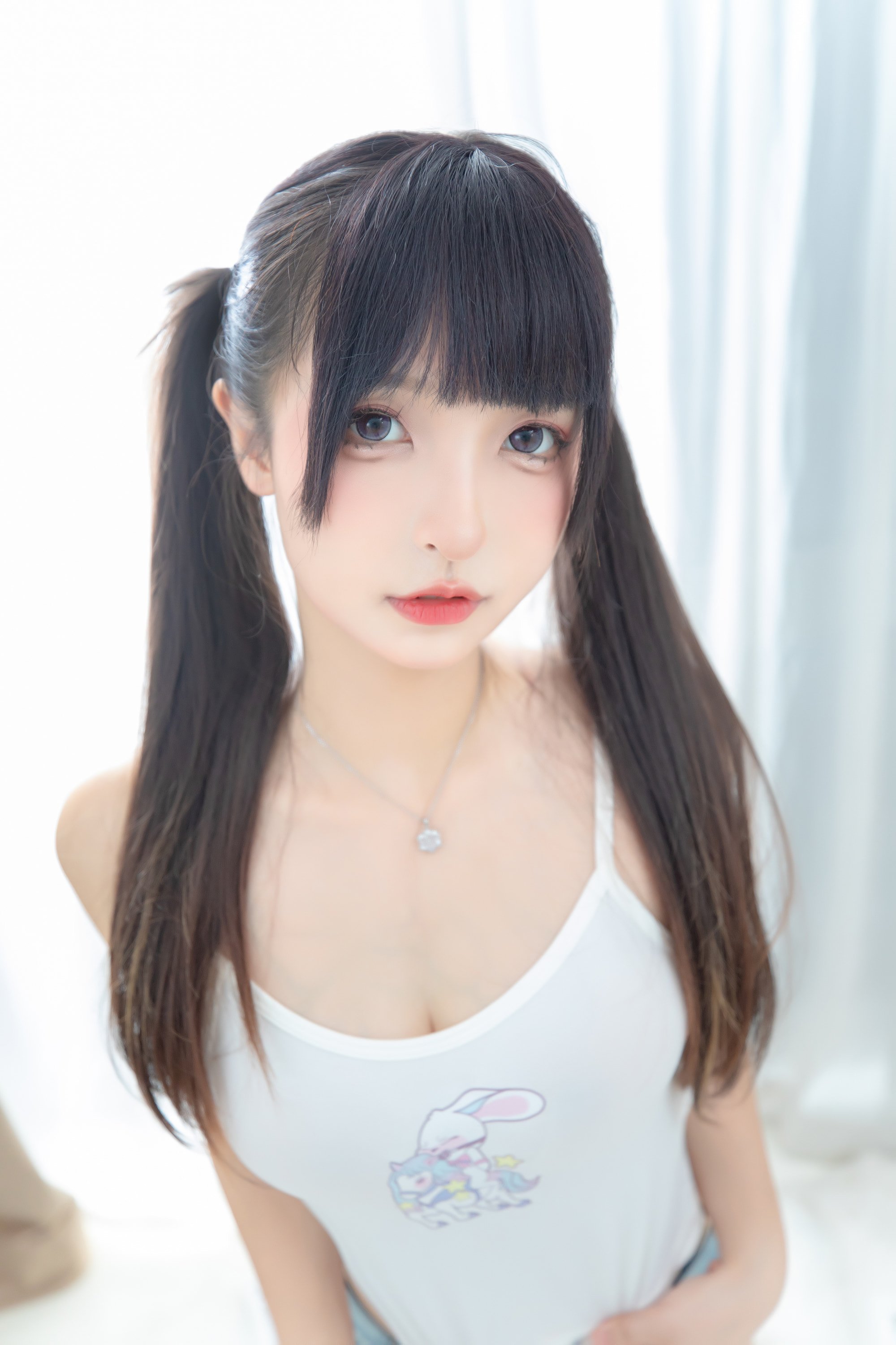 神樂坂真冬 - 牛仔兔兔