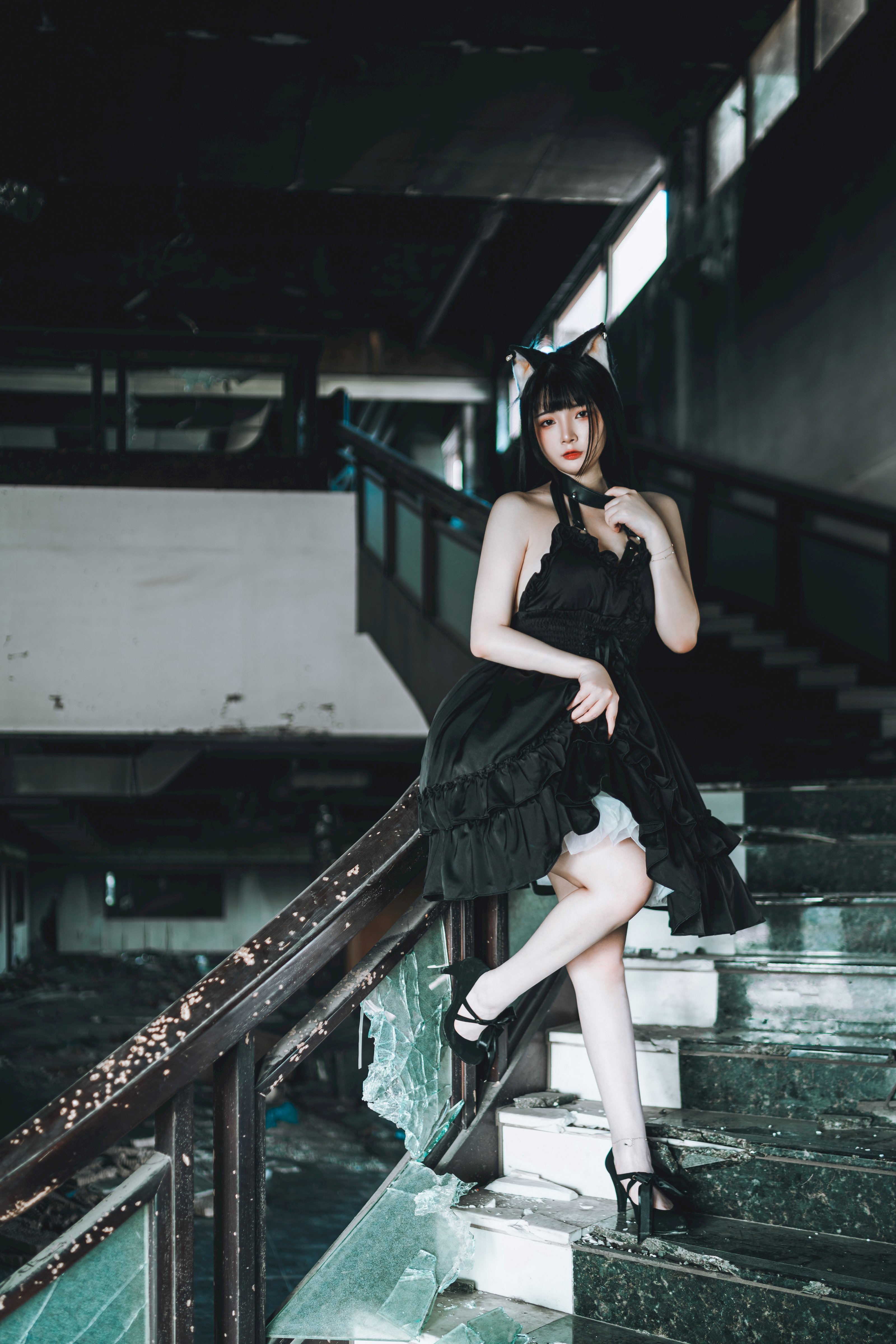 ลั่วลั่วรากุ – แมวดำ