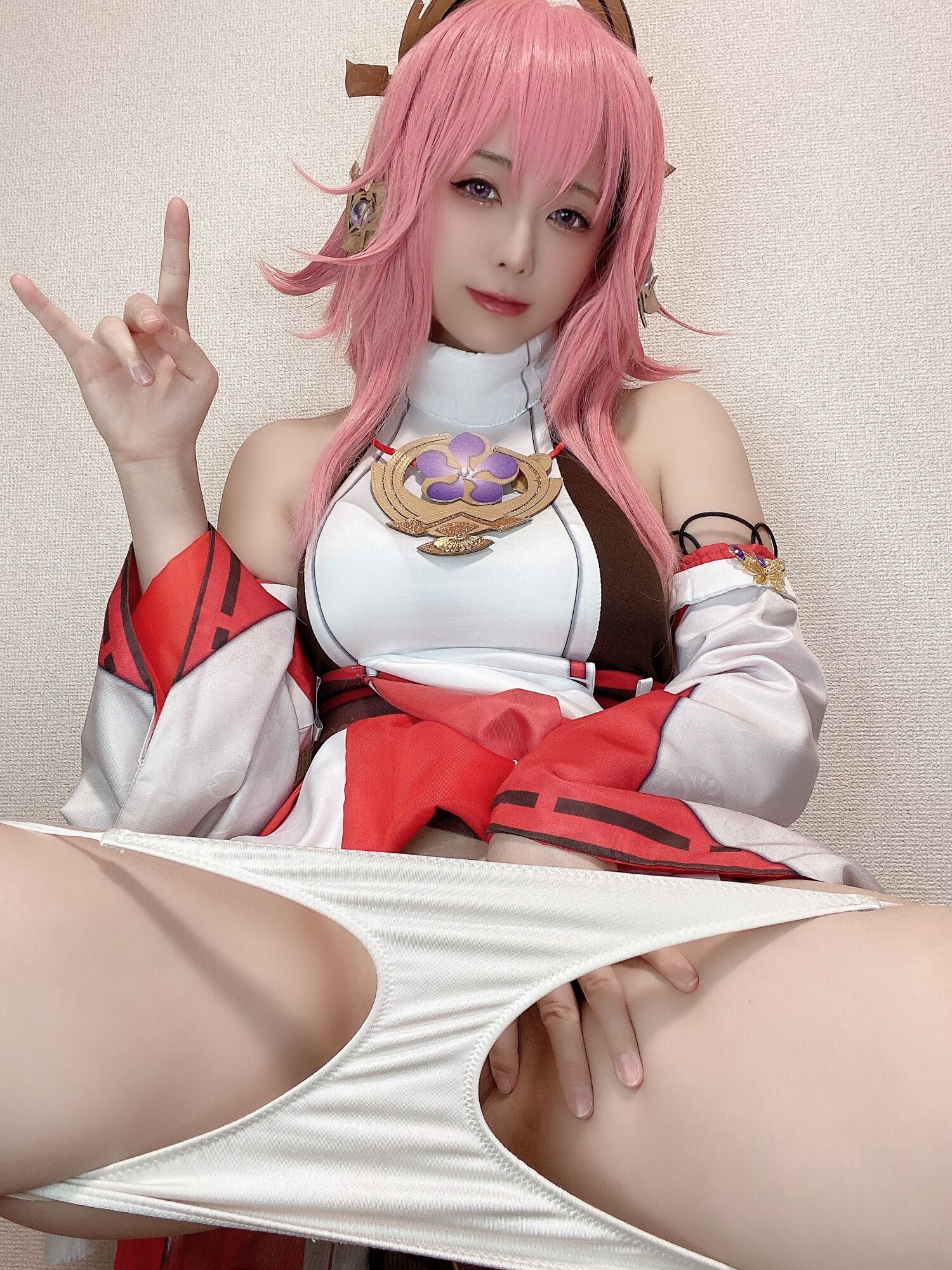 里祖娜 - 八重神子 Cosplay 自拍照片集