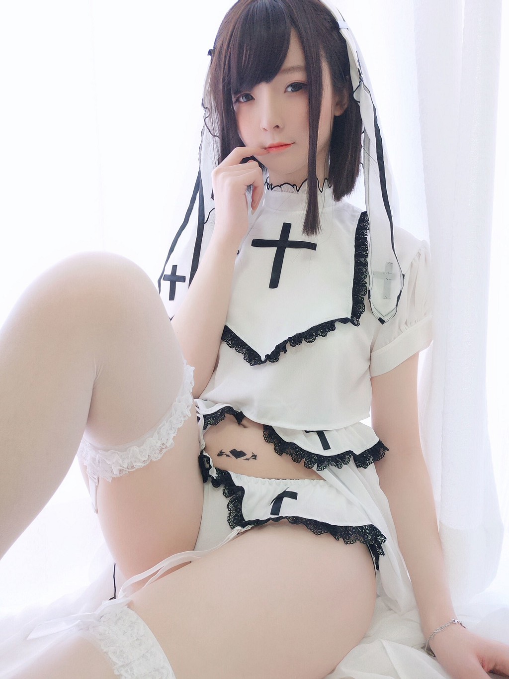 อิกเซี่ยว หยางเซ《ไป้ซิ่วหฺนฺ》 [Cosplay ฟู๋ลี่] หนังสือภาพ[32P