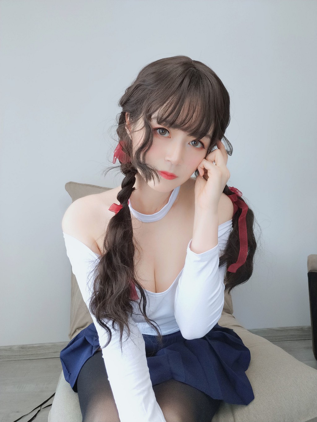 COSER白银81《邻家大姐姐的黑丝2》 [Cosplay少女] 写真集[45P]
