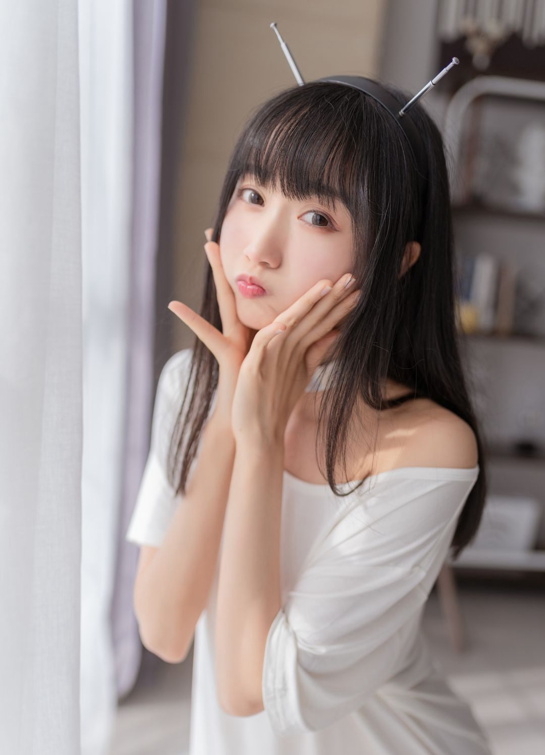 Cosplay極品黑絲大尺度超污白絲美腿美女福利圖