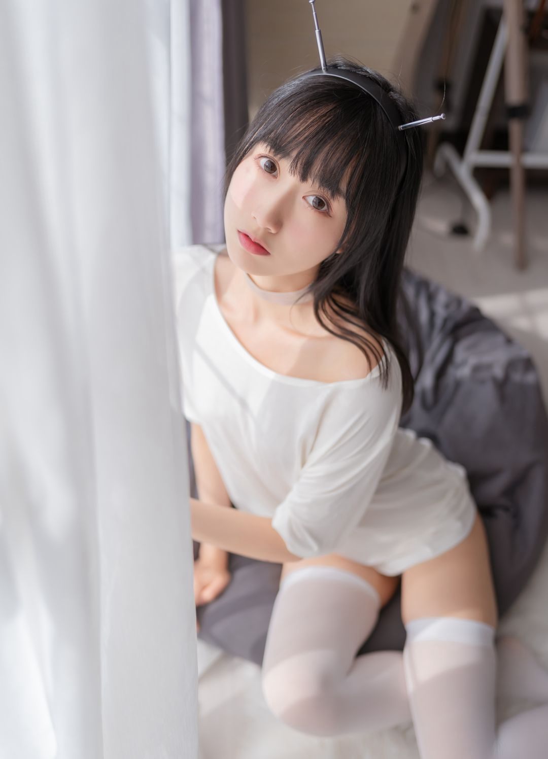 Cosplay極品黑絲大尺度超污白絲美腿美女福利圖