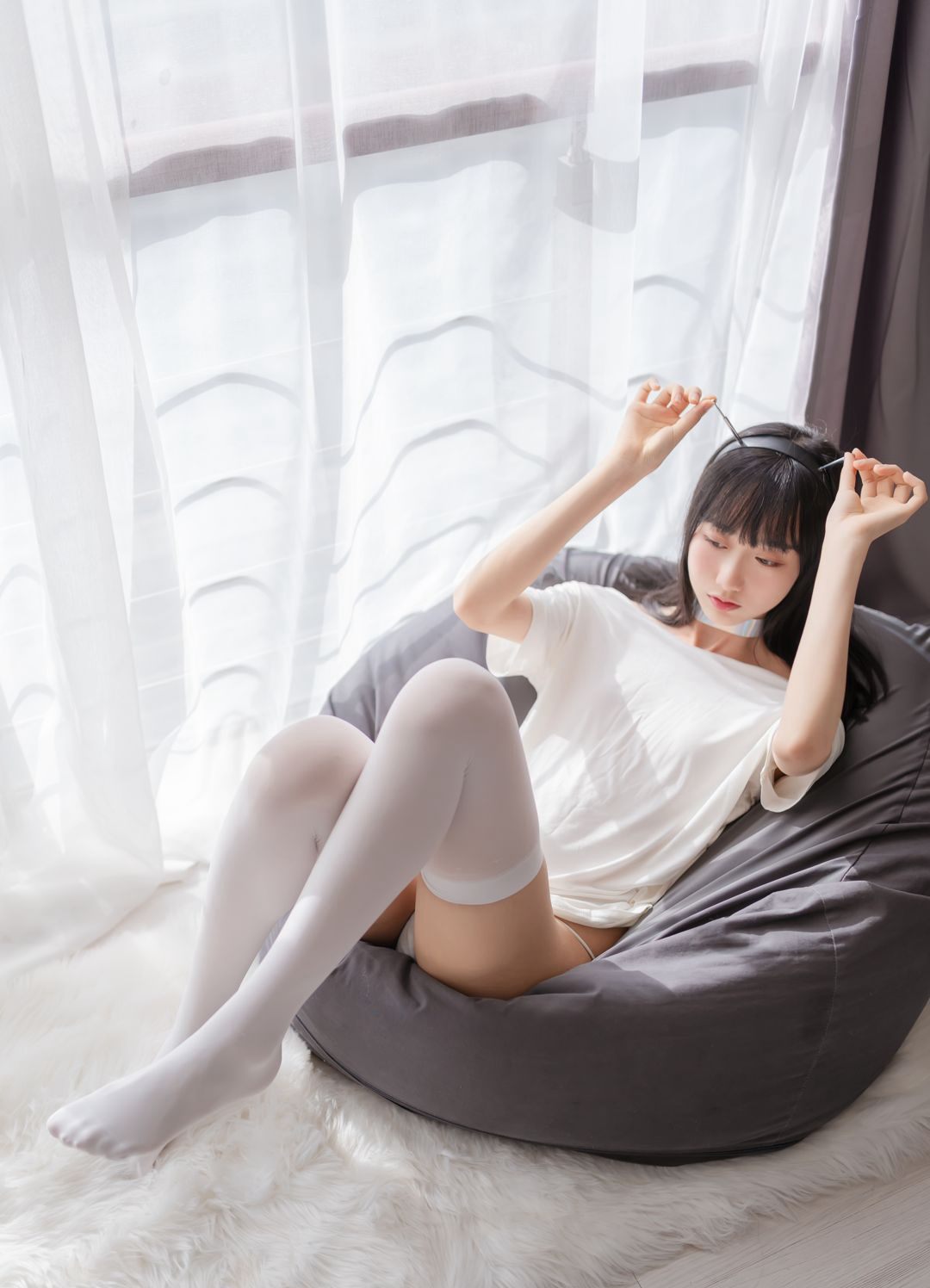 Cosplay極品黑絲大尺度超污白絲美腿美女福利圖
