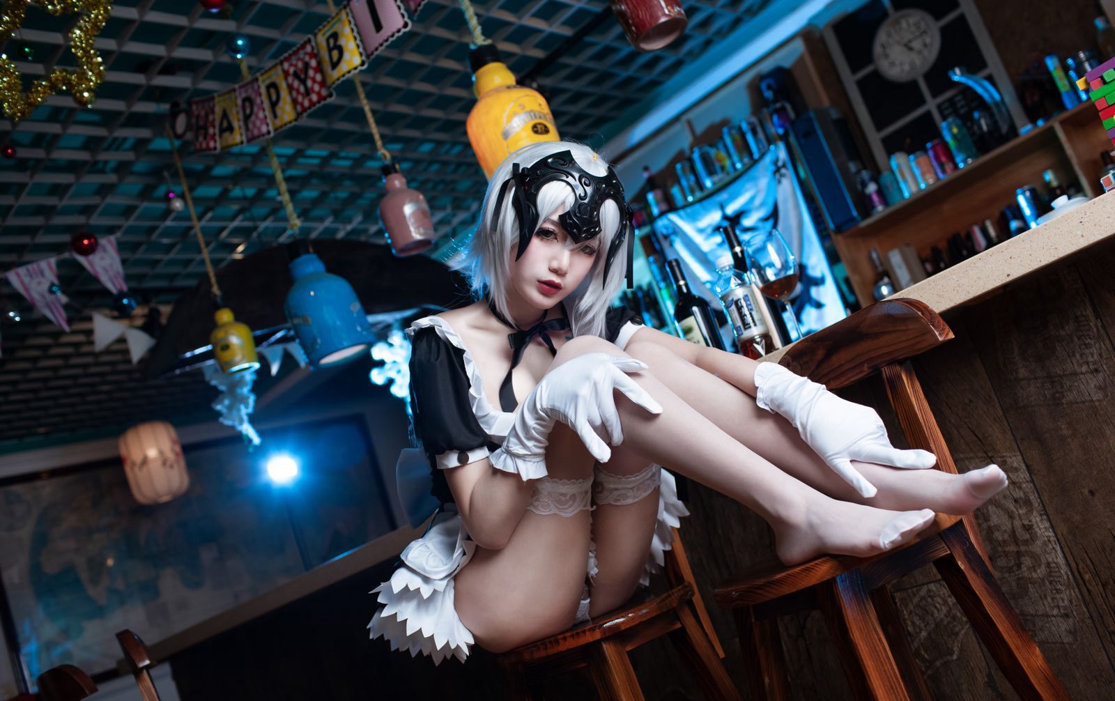 180cmのダイリズのコスプレ、大胆な超薄い白いストッキングのハイヒールファンサービス
