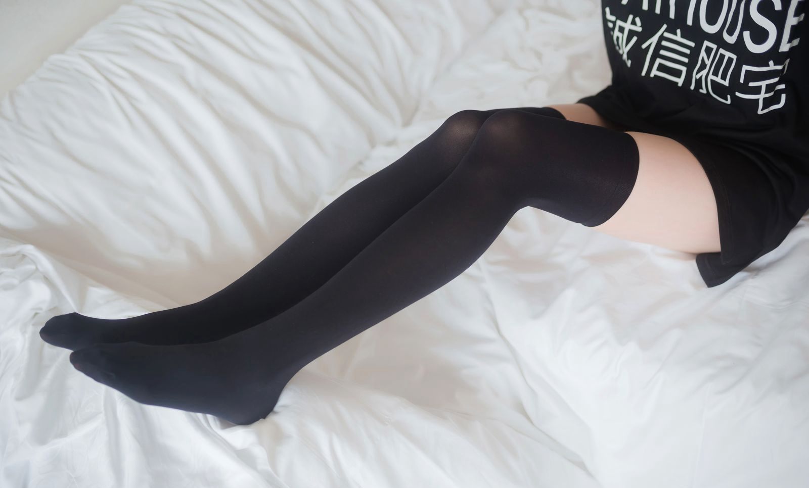 JK Uniform Sexy Beautiful Woman Black Over-Knee Socks Cosplay Large-Scale Images