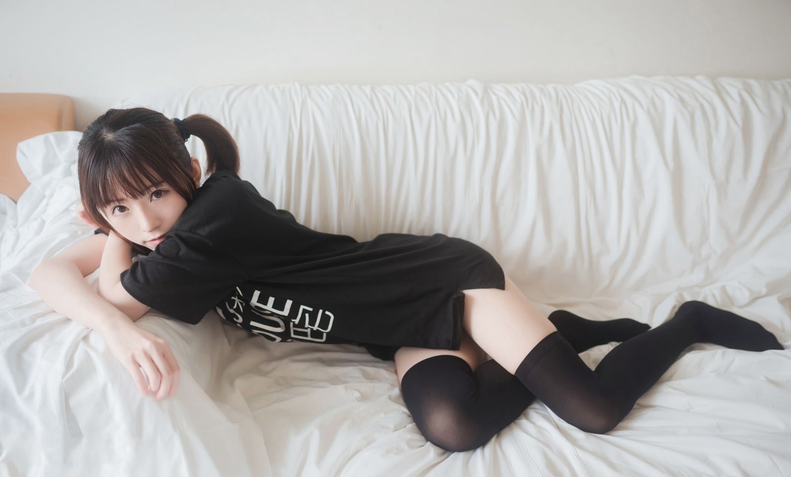 JK Uniform Sexy Beautiful Woman Black Over-Knee Socks Cosplay Large-Scale Images