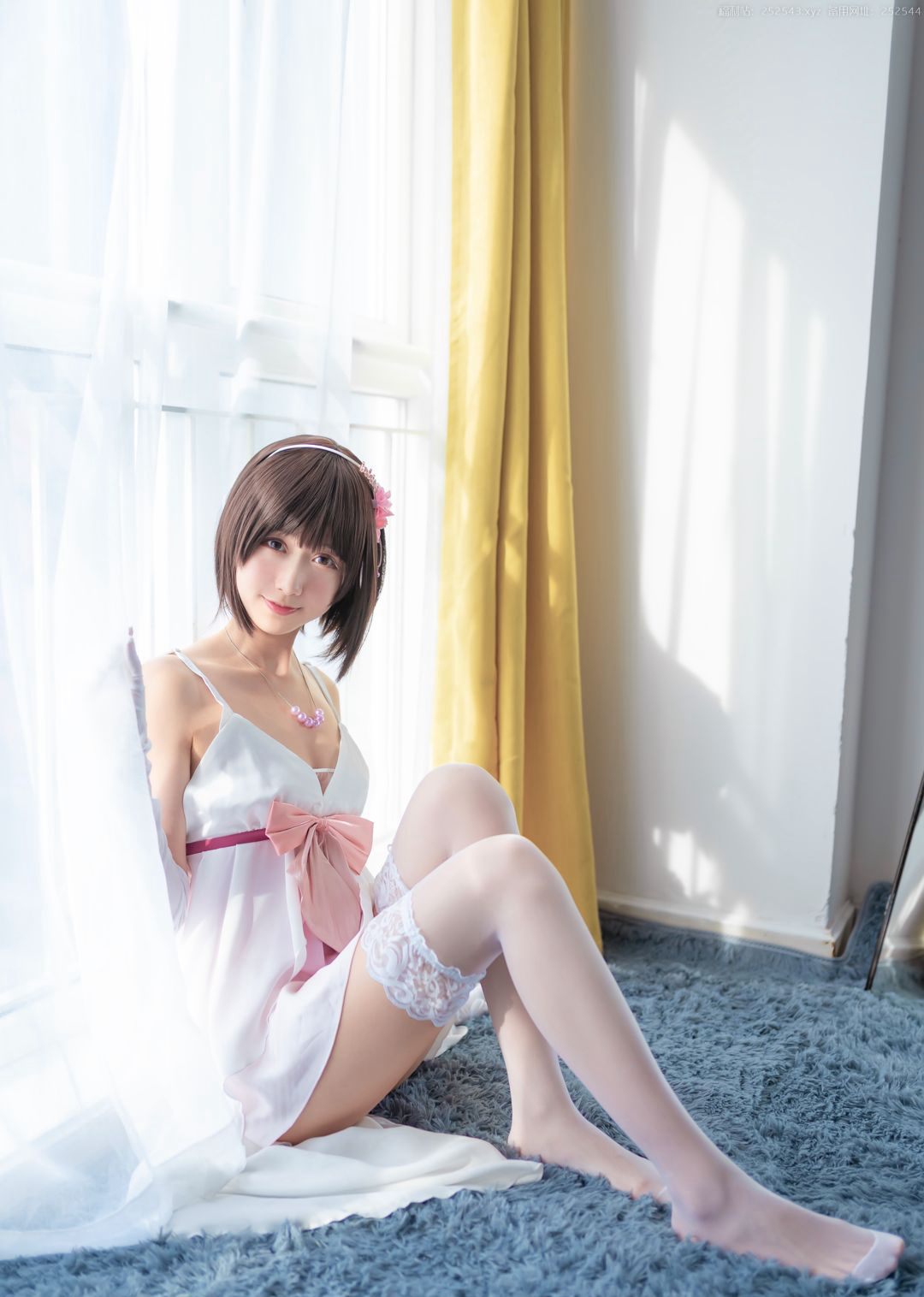 Nữ Cosplay tóc ngắn, chân đẹp quyến rũ với tất trắng, ảnh lớn, HD, thuần khiết xinh đẹp.