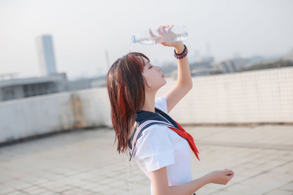 疯猫ss《同桌的水手服》 [萝莉COS] 写真集[41P]