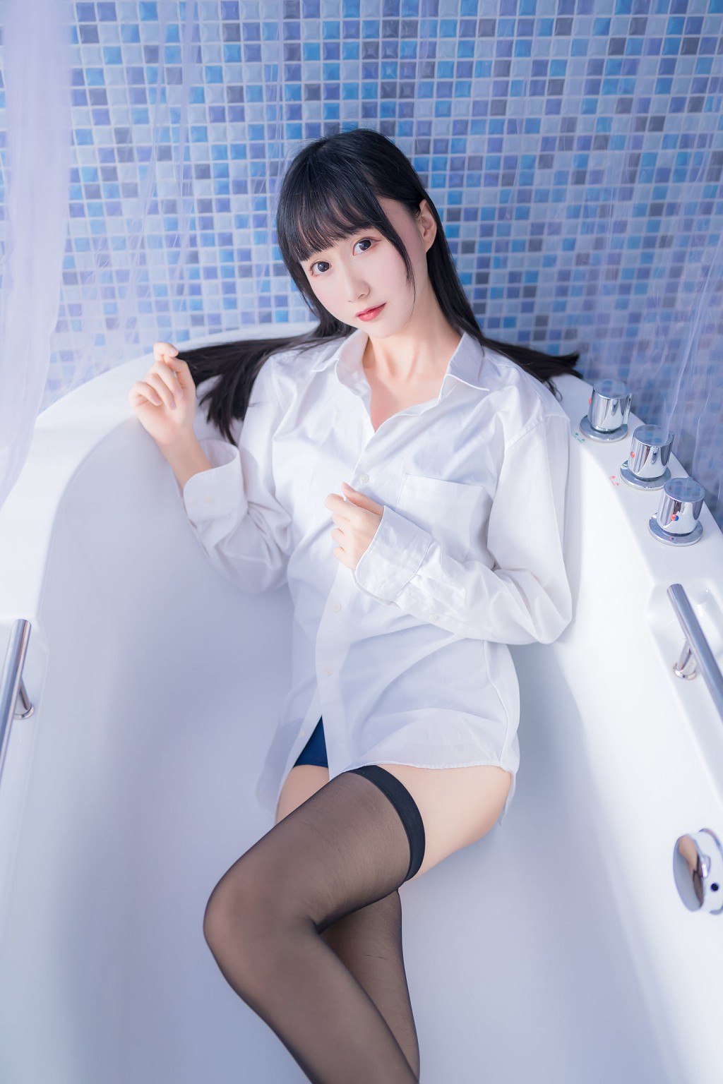 木绵绵《白衬衫黑丝死库水》 [COSER美女] 写真集[30P]