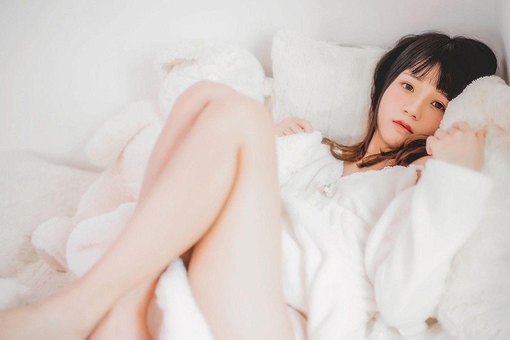 ซากุระโต้เมียว《ตงหมียน》 [ลอลิตะคอส] หนังสือภาพ[38P