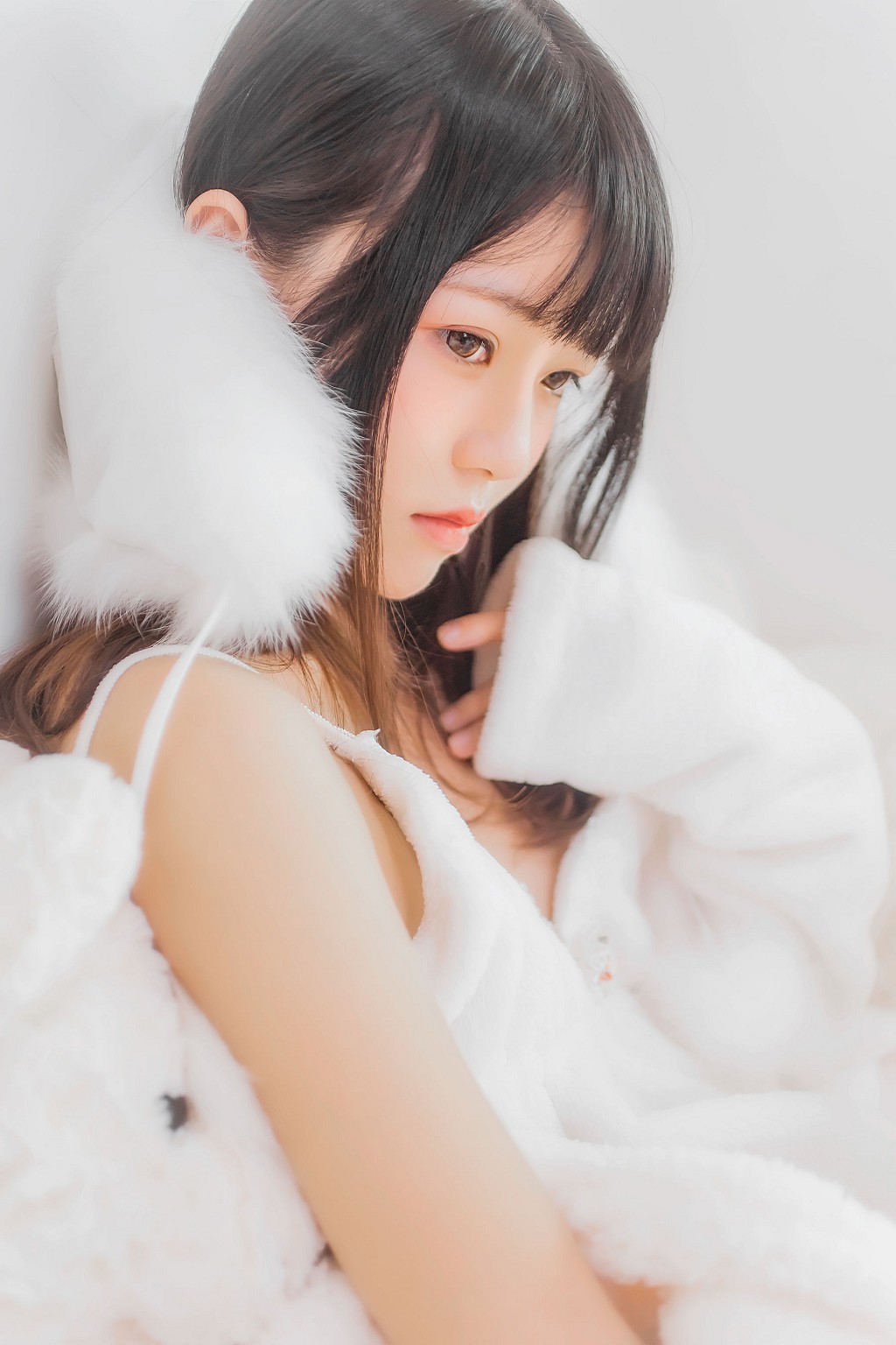 桜桃喵《冬眠》 [萝莉COS] 写真集[38P]