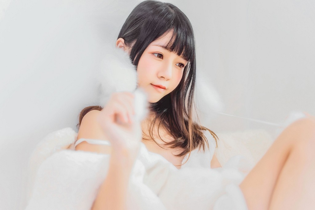 桜桃喵《冬眠》 [萝莉COS] 写真集[38P]