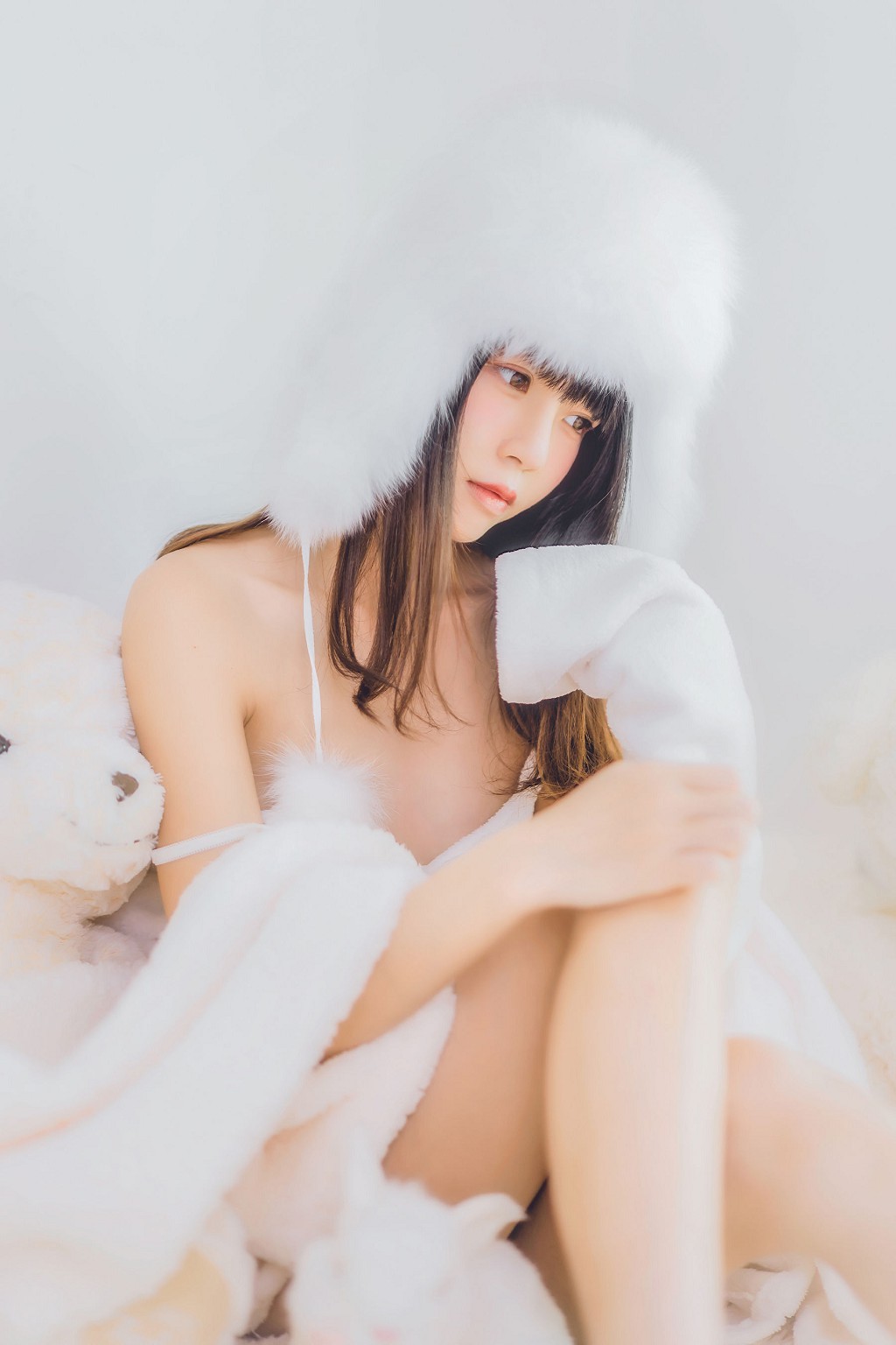 桜桃喵《冬眠》 [萝莉COS] 写真集[38P]