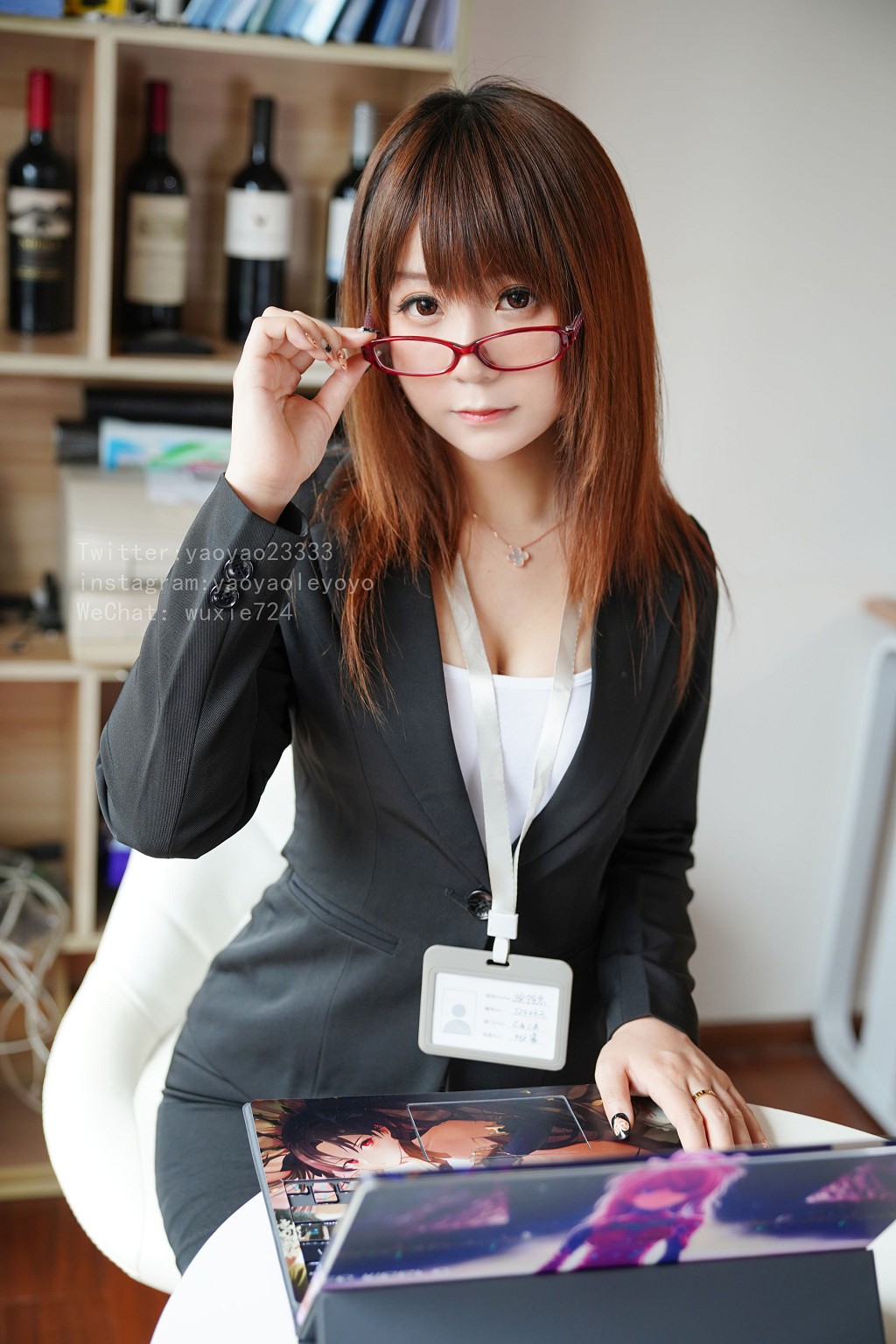 ヨーヨーレヨーヨー 《小秘書絲》 [コスプレ美女] 写真集[54P