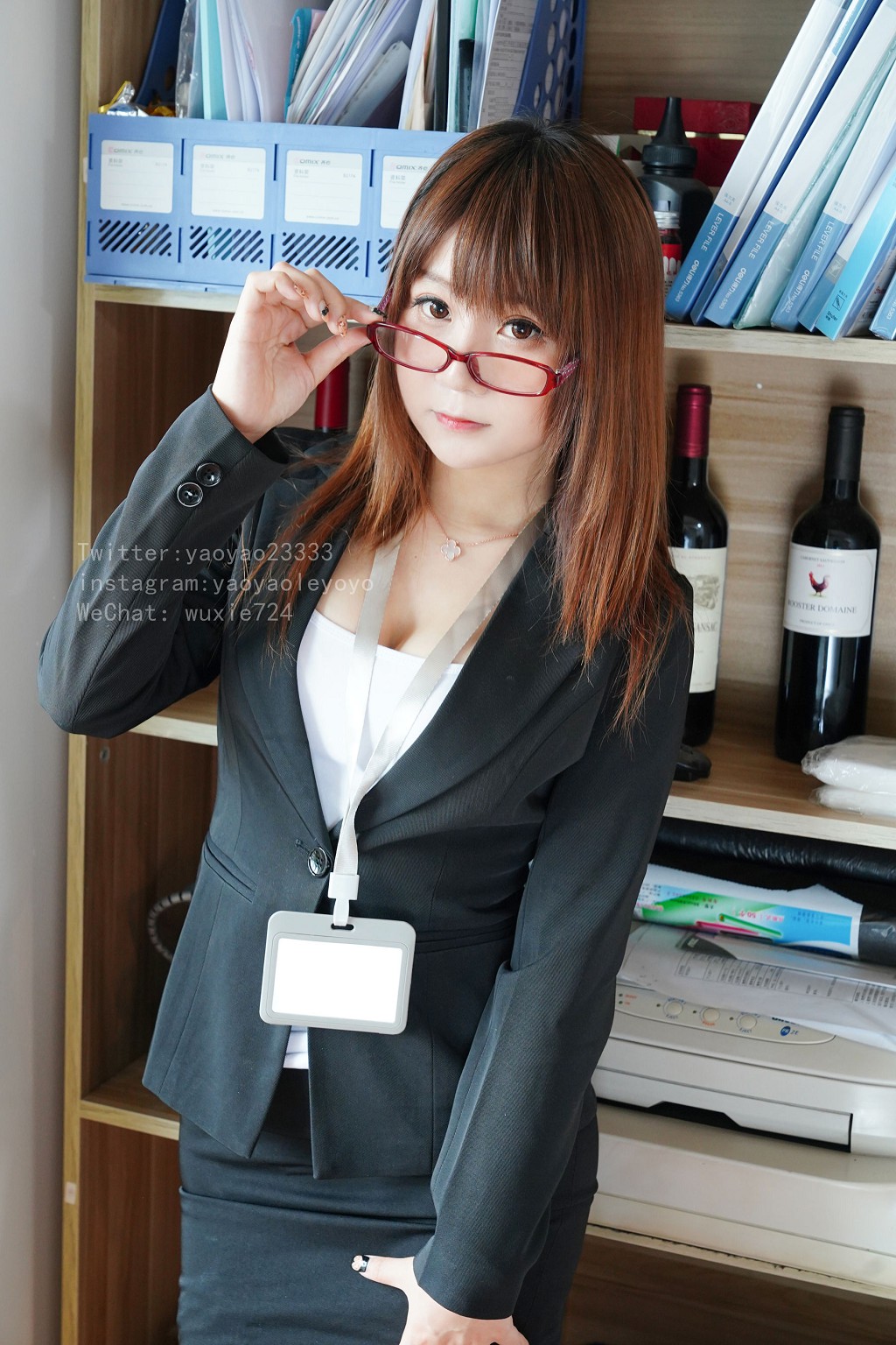 ヨーヨーレヨーヨー 《小秘書絲》 [コスプレ美女] 写真集[54P