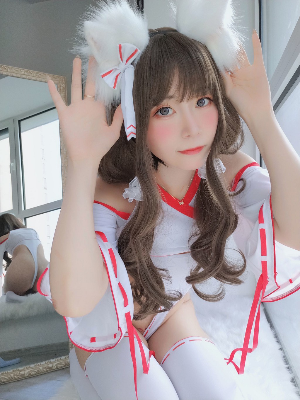 COSER白银81《神社饲养的小狐狸》 [Cosplay少女] 写真集[50P]