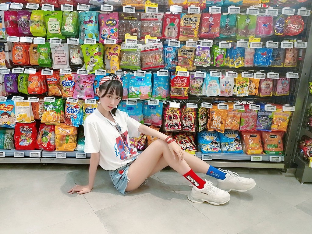 木绵绵OwO《知能型彼女Tシャツ》 [コスプレイヤー美女] 写真集[22P