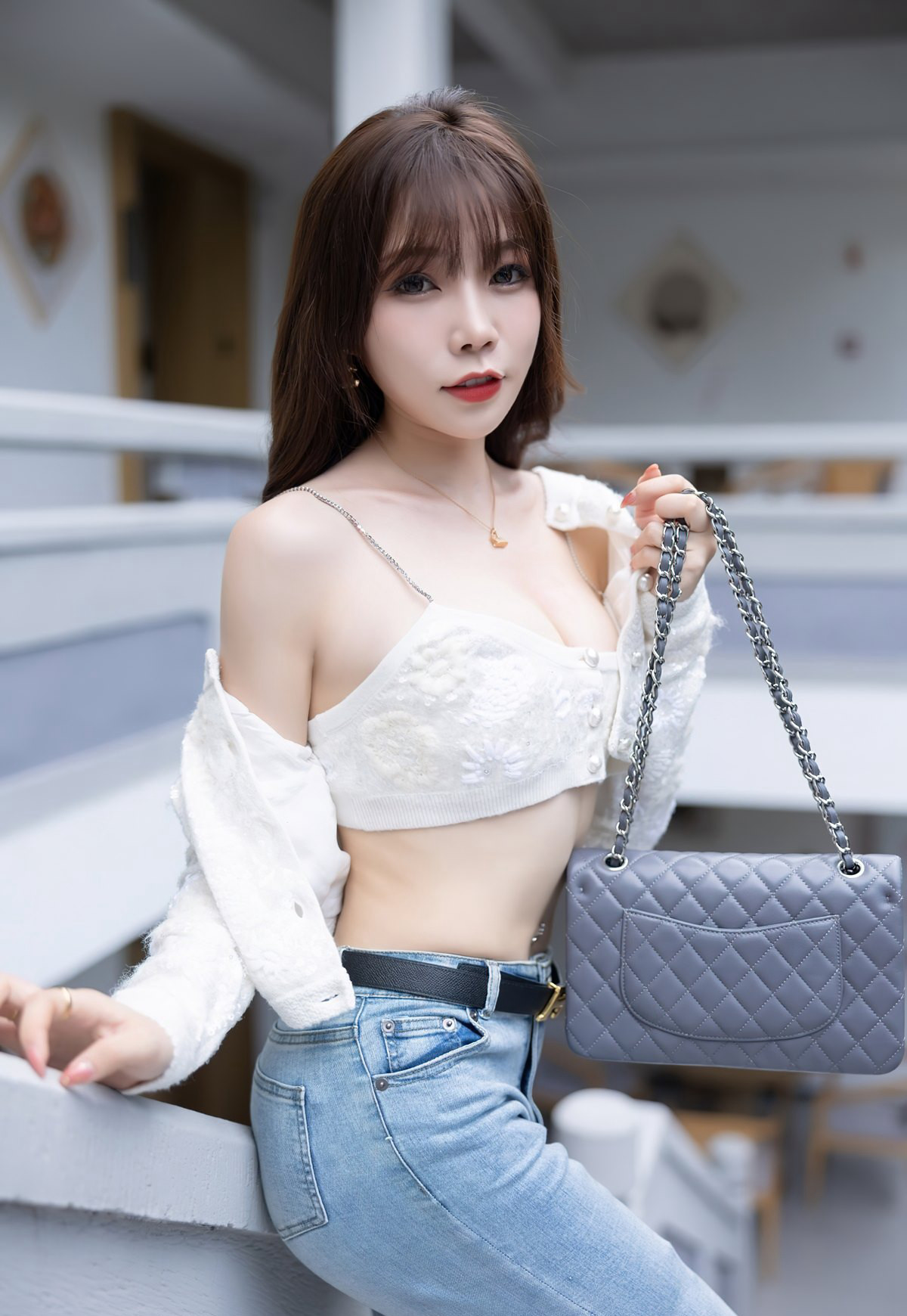 Chi Chi Booty quần jeans ôm sát Chi Chi Booty hình ảnh quyến rũ mông cong 2022 tất trắng không nội y chân ngọc sexy